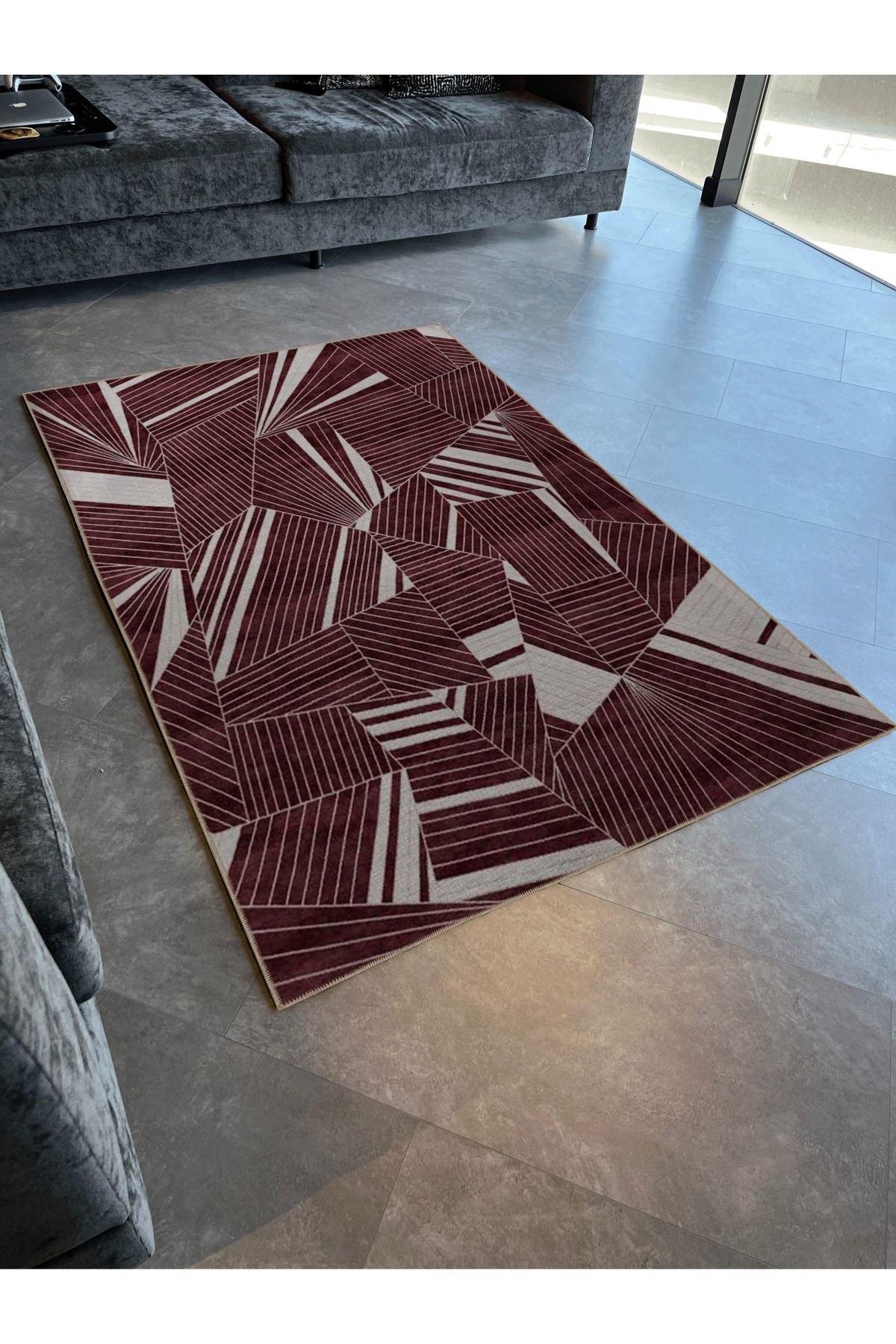 Bordo Temalı Soyut Tasarım Geometrik Desenli Kreatif Modern Dekoratif Halı 2740