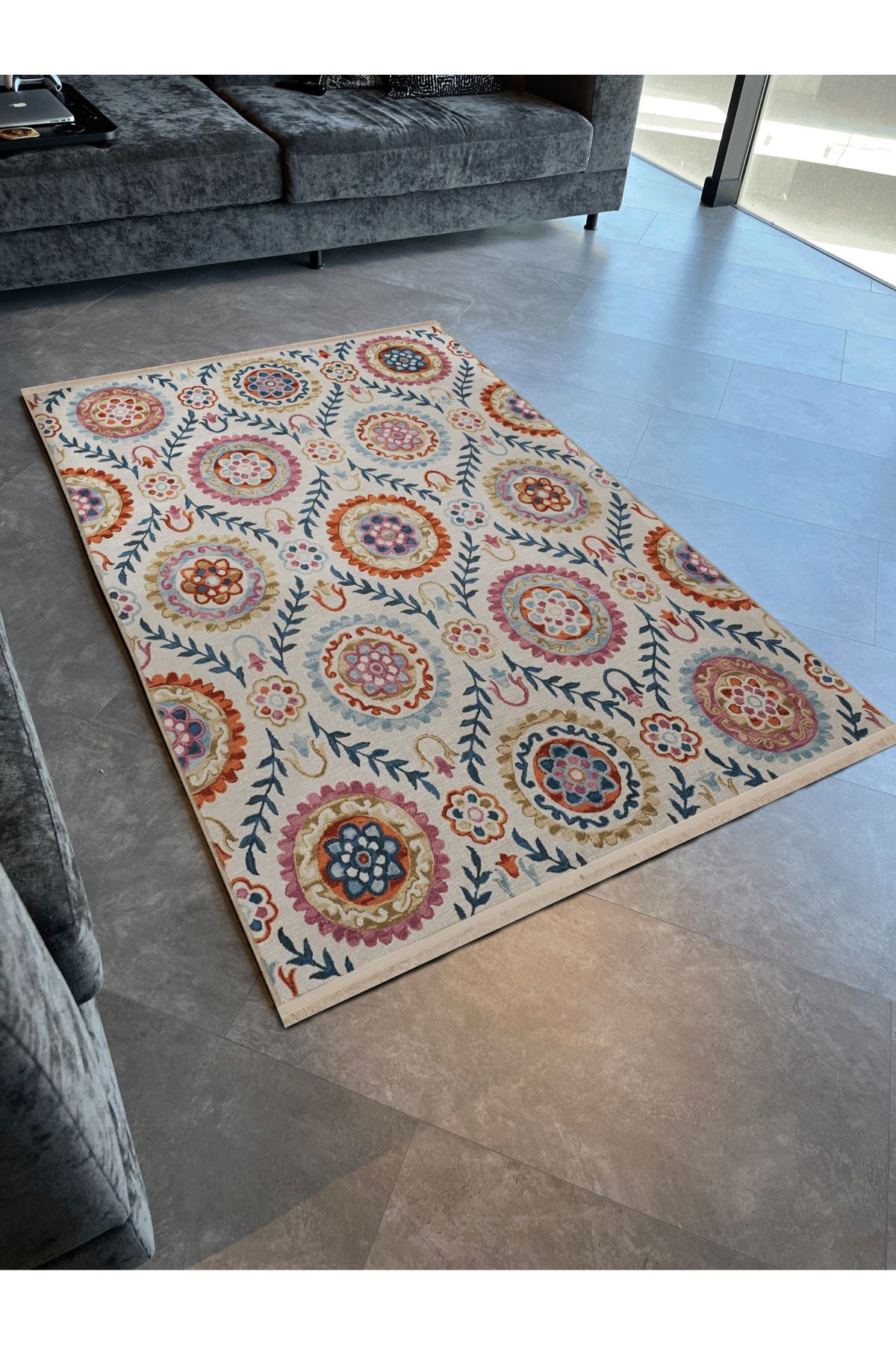 Bej Temalı Çok Renkli Şekil Motifli Çiçek Desenli Kreatif Vintage Dekoratif Halı 2627
