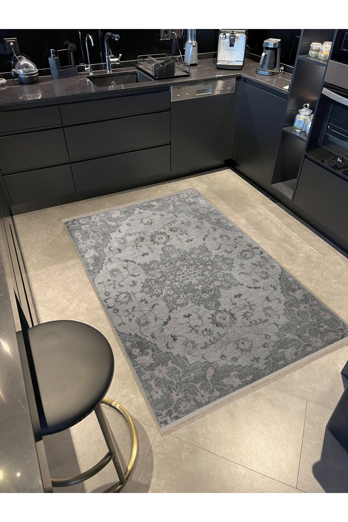 Gri Temalı Geleneksel Motif Çiçek Desenli Saçaklı Vintage Dekoratif Halı 3078