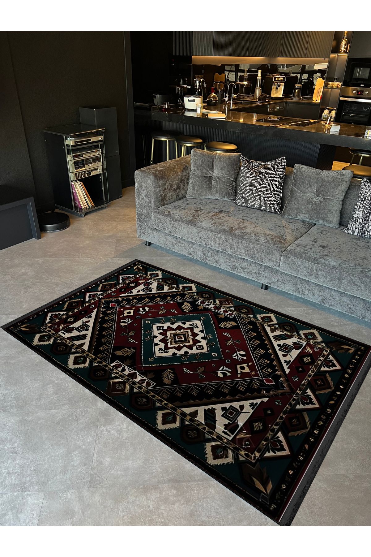 Bordo ve Siyah Renkli Antik Tasarım Serisi Bej Detaylı Desenli Vintage Dekoratif Halı antik24