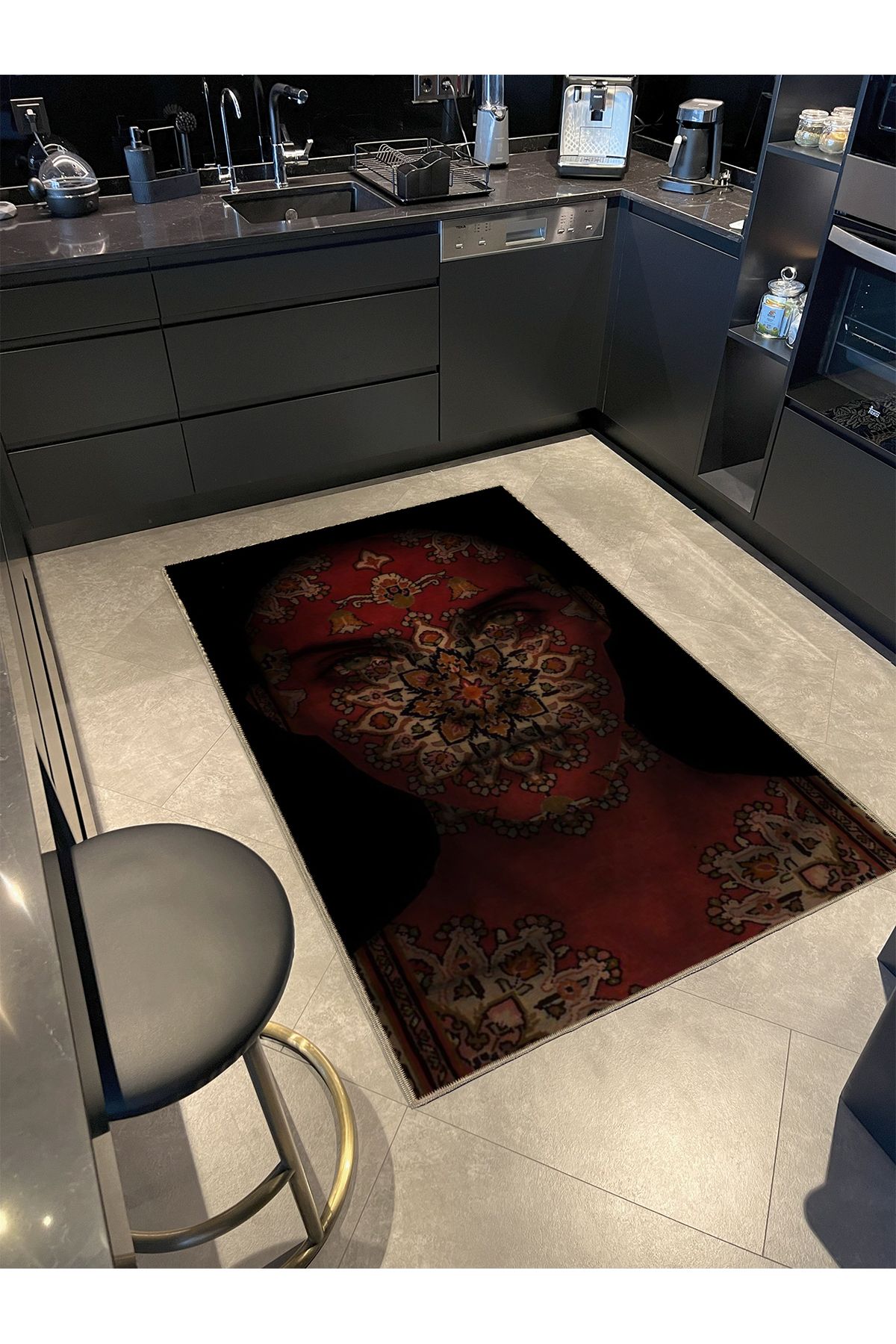 Bordo Temalı Etnik Motifli Kadın Portre Desenli Vintage Dekoratif Halı 5156