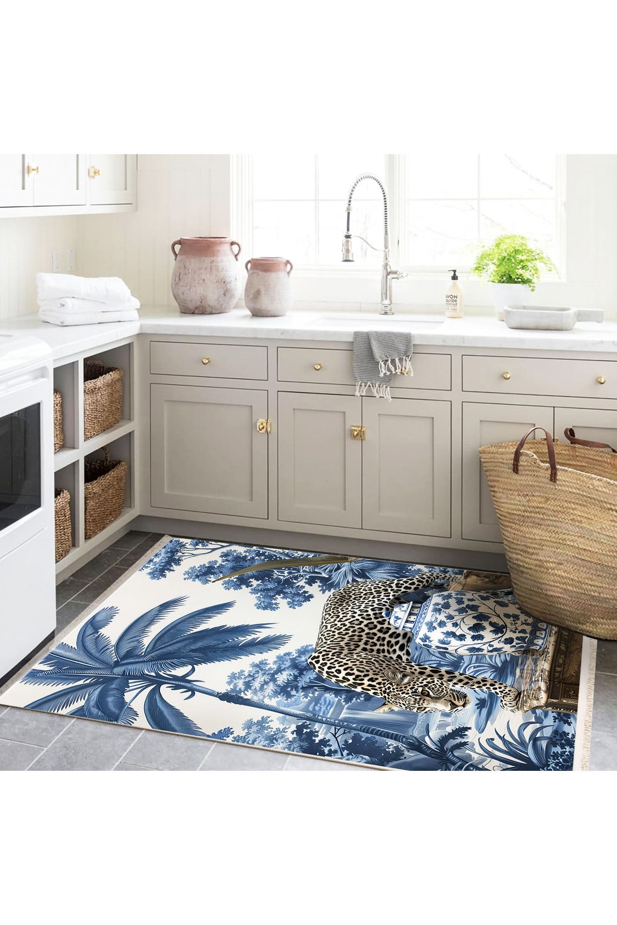 Paris Koleksiyonu Blue Blanc Palmiye Detaylı Kaplan ve Vazo Desenli Modern Dekoratif Halı paris29