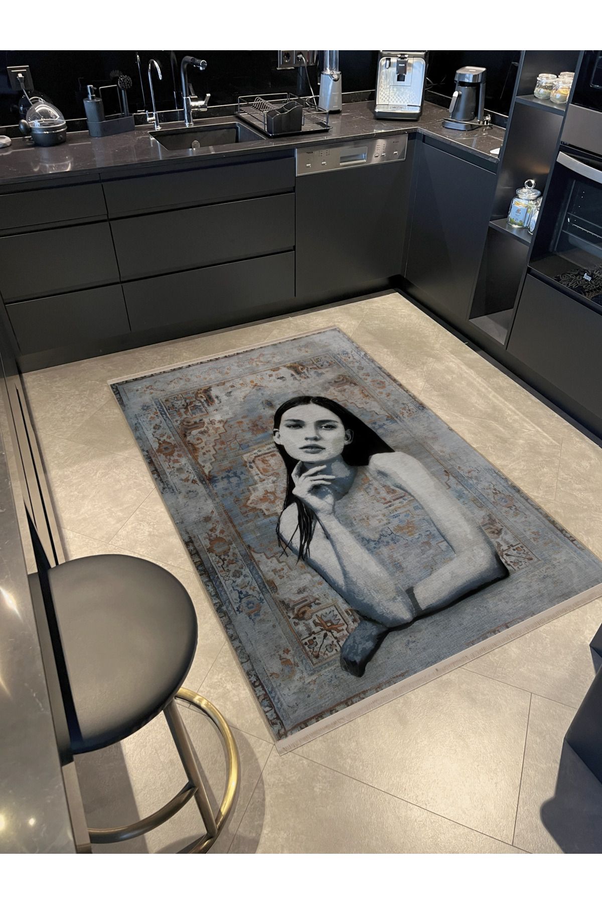 Gri Temalı Soyut Kadın Etnik Motif Desenli Kreatif Modern Dekoratif Halı 2492