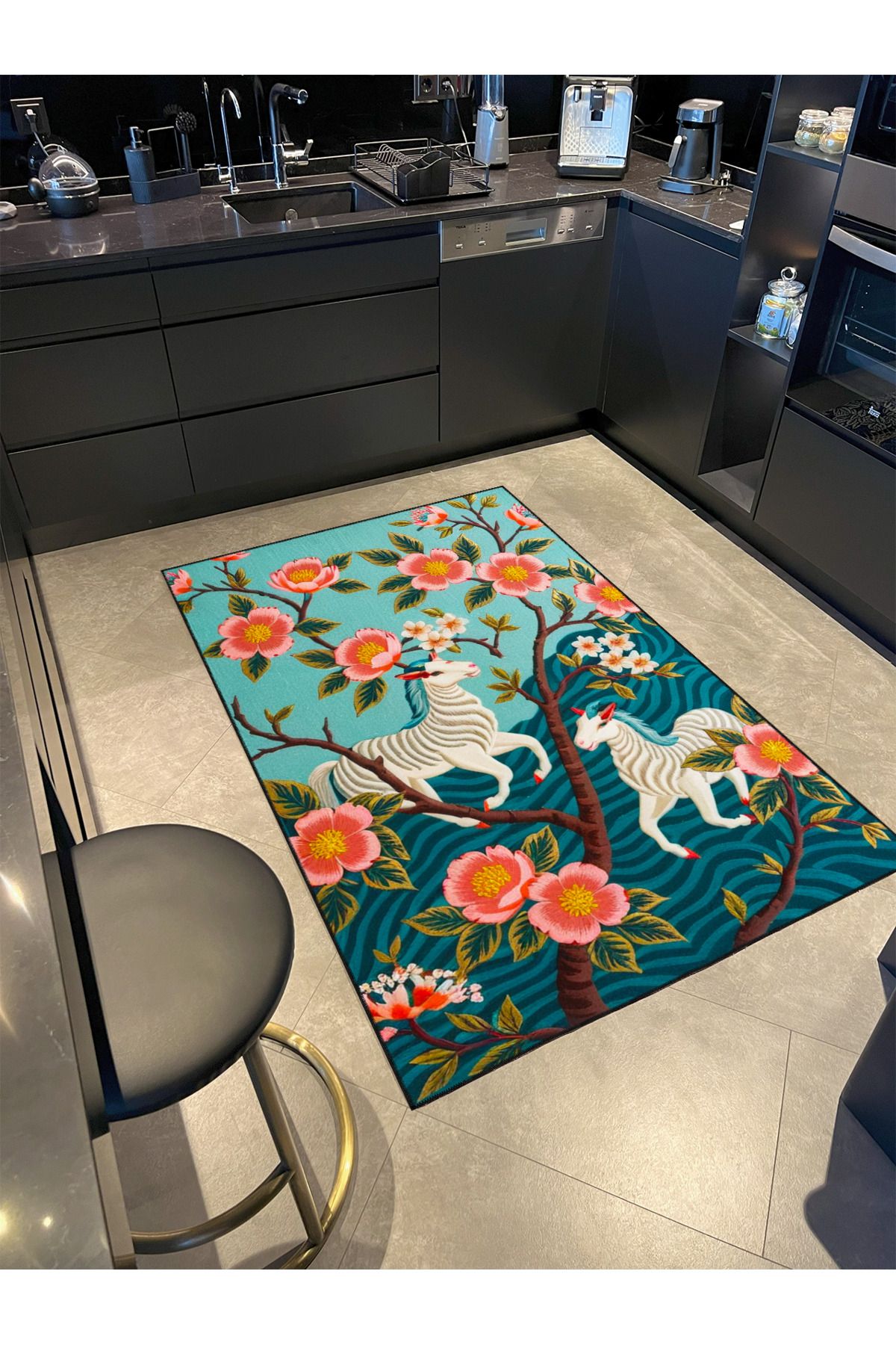 Paris Koleksiyonu Çok Renkli Boynuzlu At ve Çiçek Desenli Modern Dekoratif Halı 58