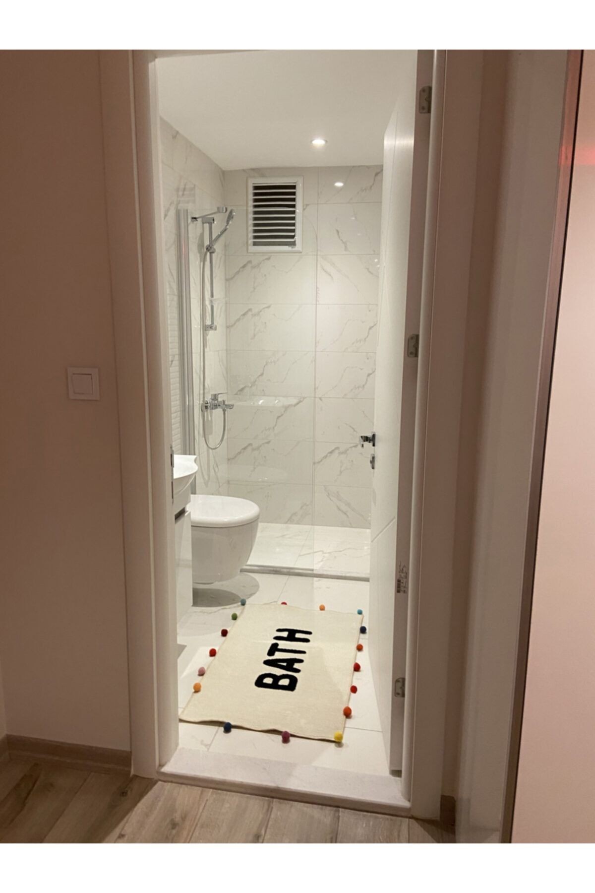 Bath Yazılı Ponponlu Banyo Paspası 90×57