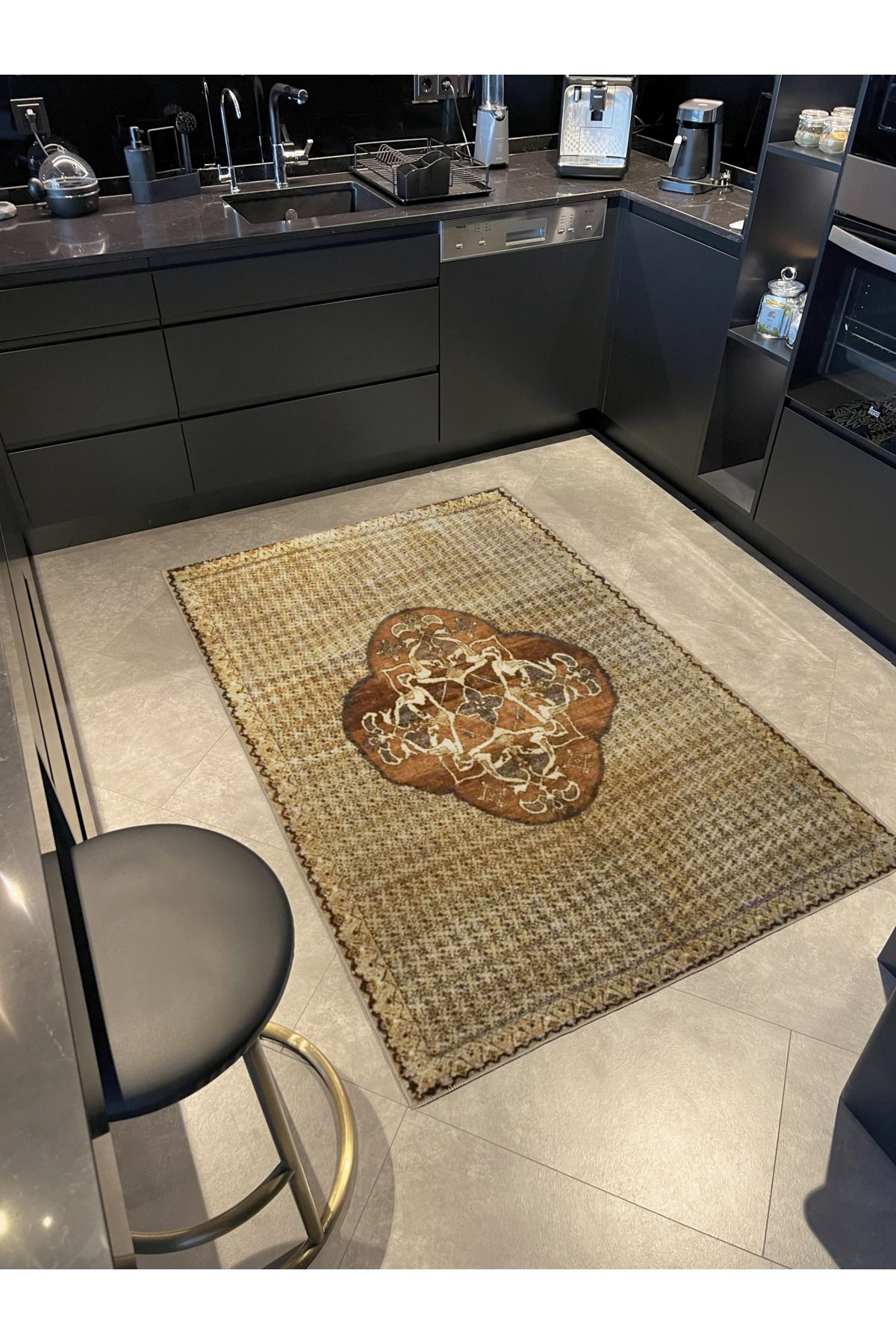 Kahverengi Temalı Geleneksel Motif Desenli Vintage Dekoratif Halı 3309