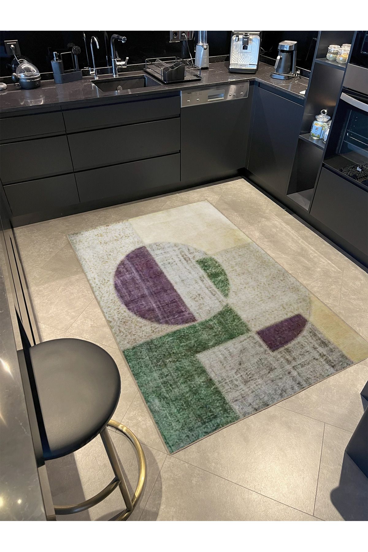 Bej Temalı Yeşil Mor Soyut Geometrik Desenli Modern Dekoratif Halı 3462