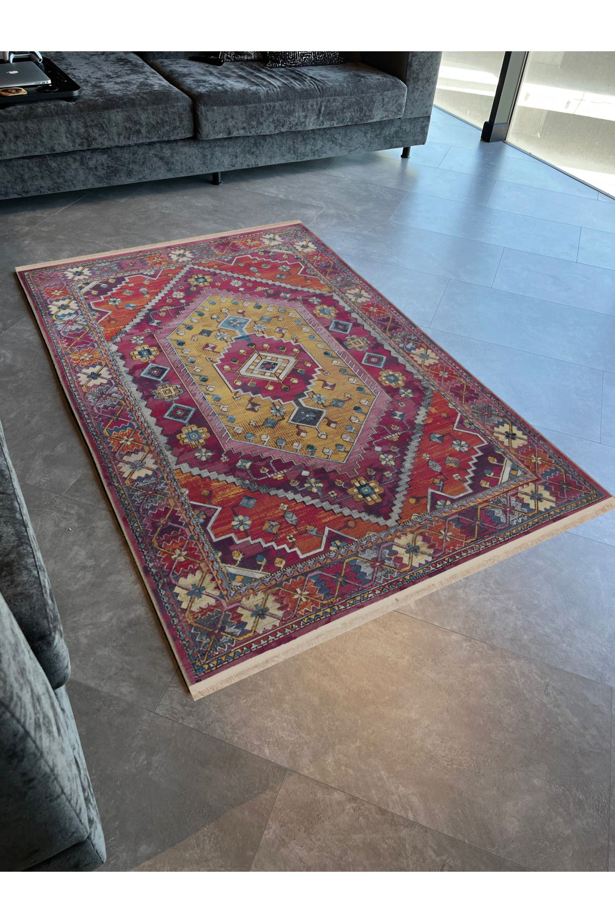 Mor Turuncu Temalı Çok Renkli Geleneksel Motif Etnik Desenli Vintage Dekoratif Halı 2040