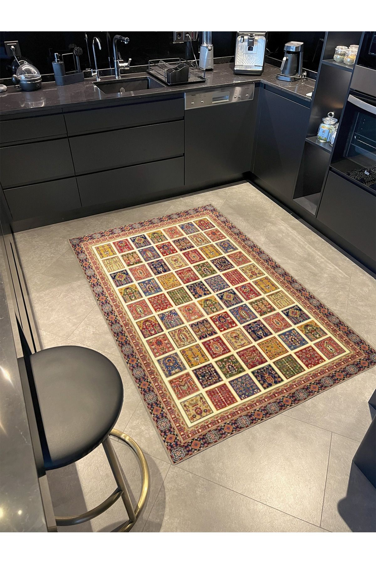 Renkli Kareli Karışık Desen Halı 3684