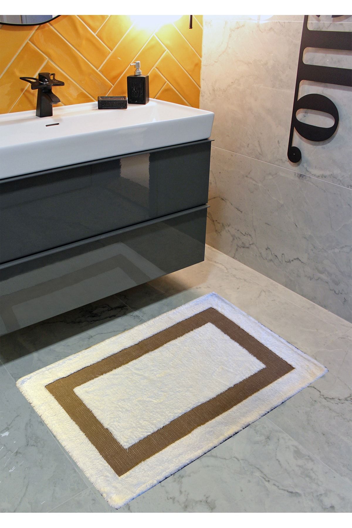 Camel Renk Çerçeveli Beyaz Dokuma Banyo Paspası 60x90