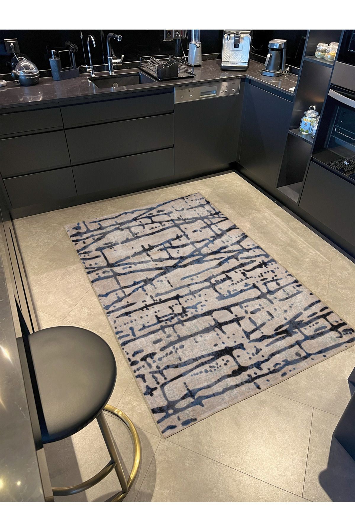 Kiremitli Geometrik Temalı Dekoratif Halı ve Yıkanabilir Halı miravip9688