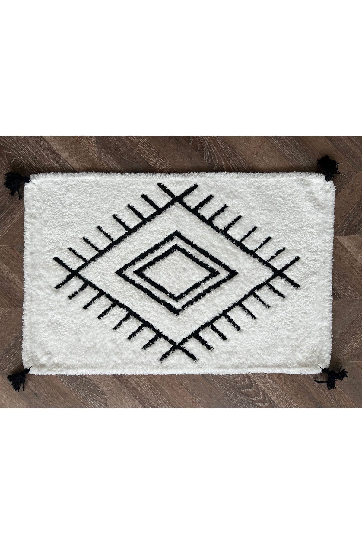 Beyaz Siyah Etnik Boho Stil Püsküllü Dokuma Banyo Paspası 90×57