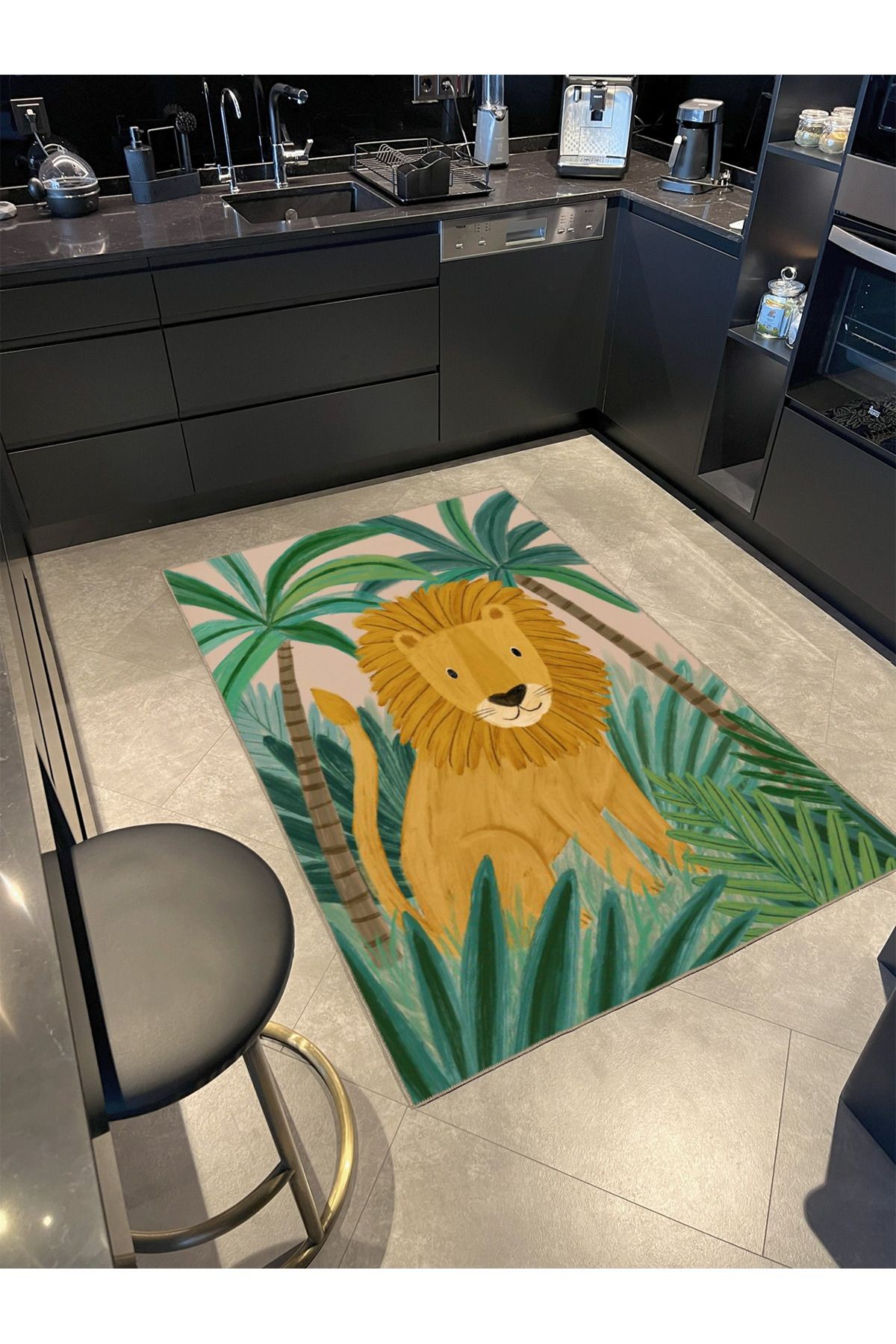 Orman Temalı Aslan ve Ağaç Desenli Modern Dekoratif Halı 3540