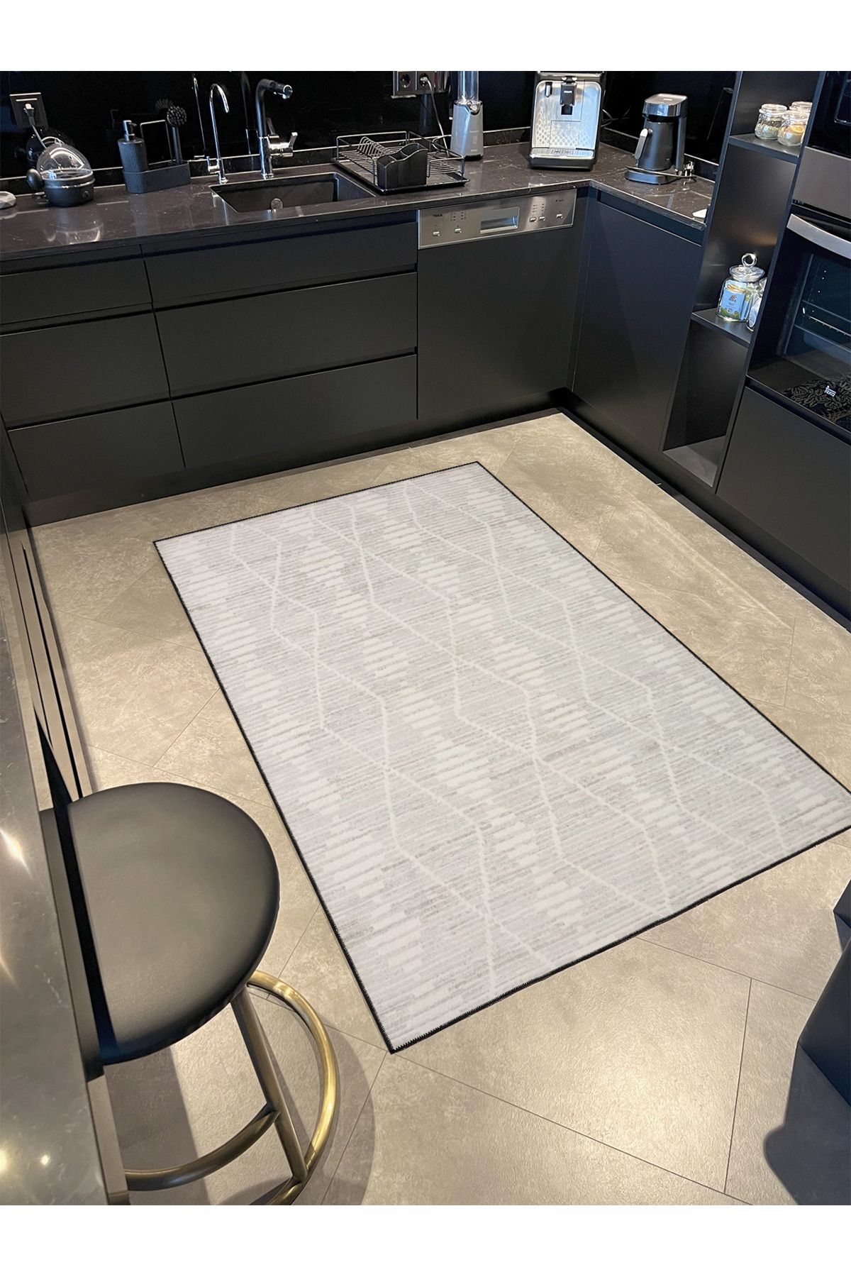 Krem Geometrik Temalı Boyalı Desenli Dekoratif ve Yıkanabilir Halı miravip9332