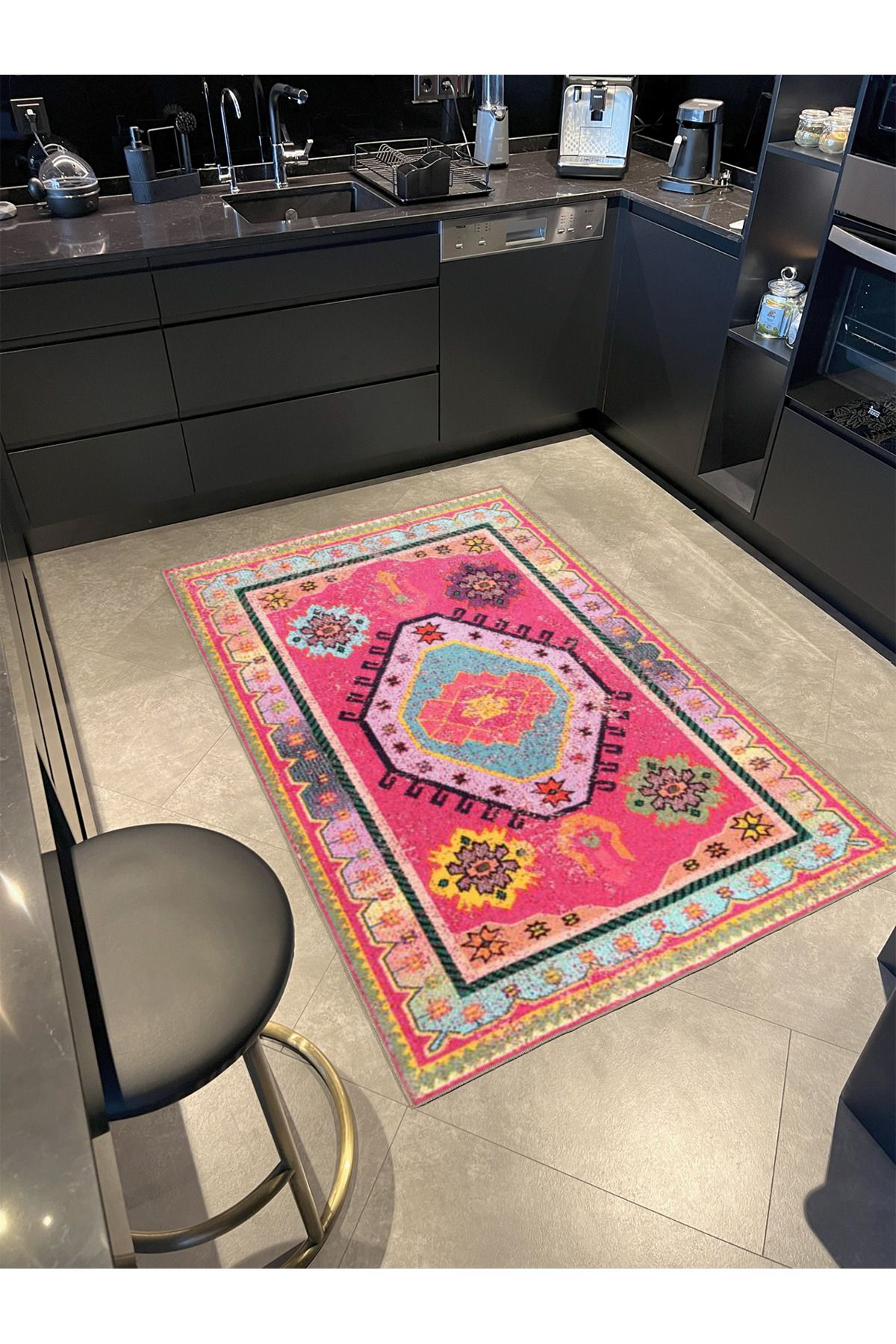 Pembe Temalı Çok Renkli Motifli Etnik Desenli Vintage Dekoratif Halı 3594