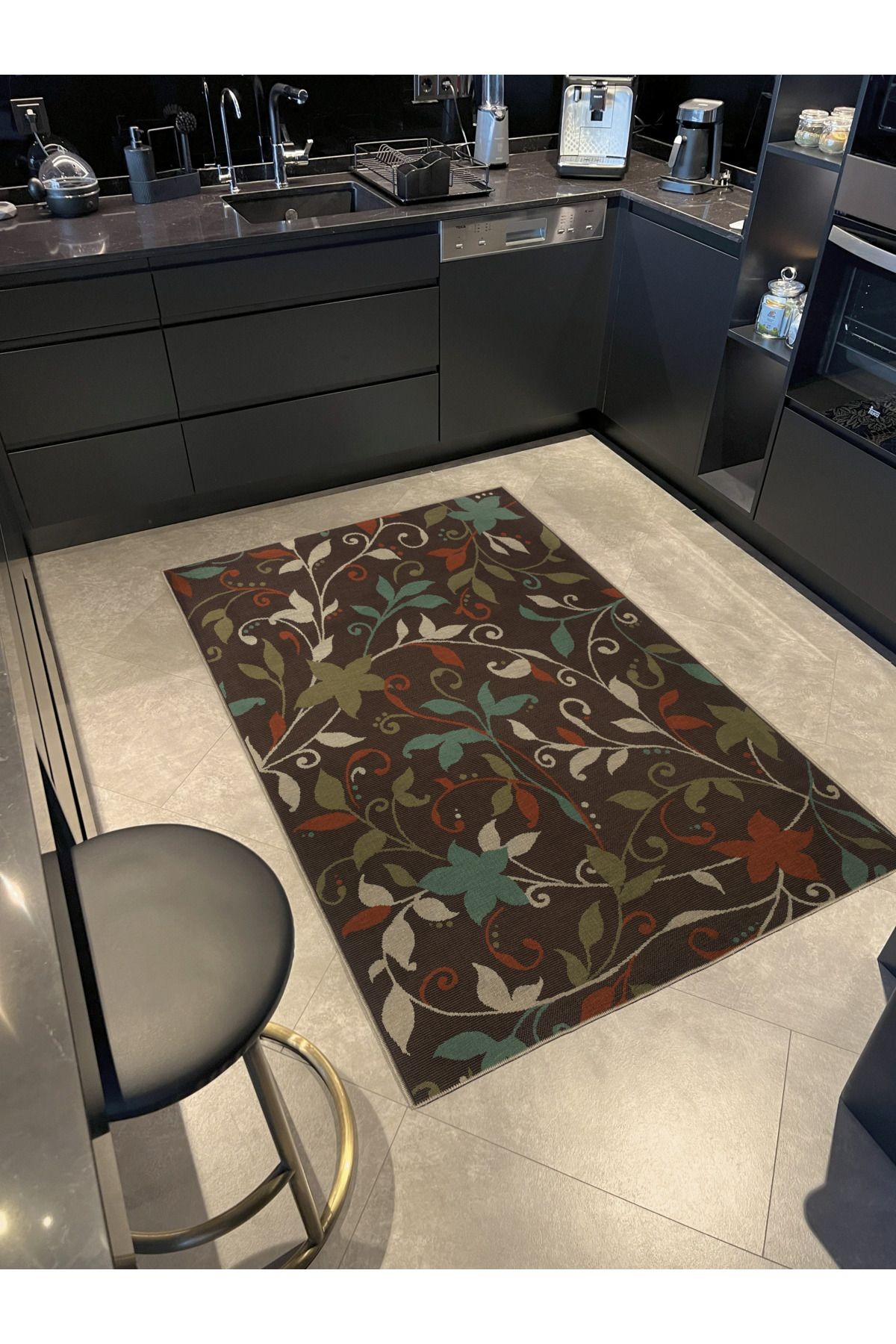Kahverengi Temalı Çok Renkli Karma Sarmaşık Çiçek Desenli Modern Dekoratif Halı 2963