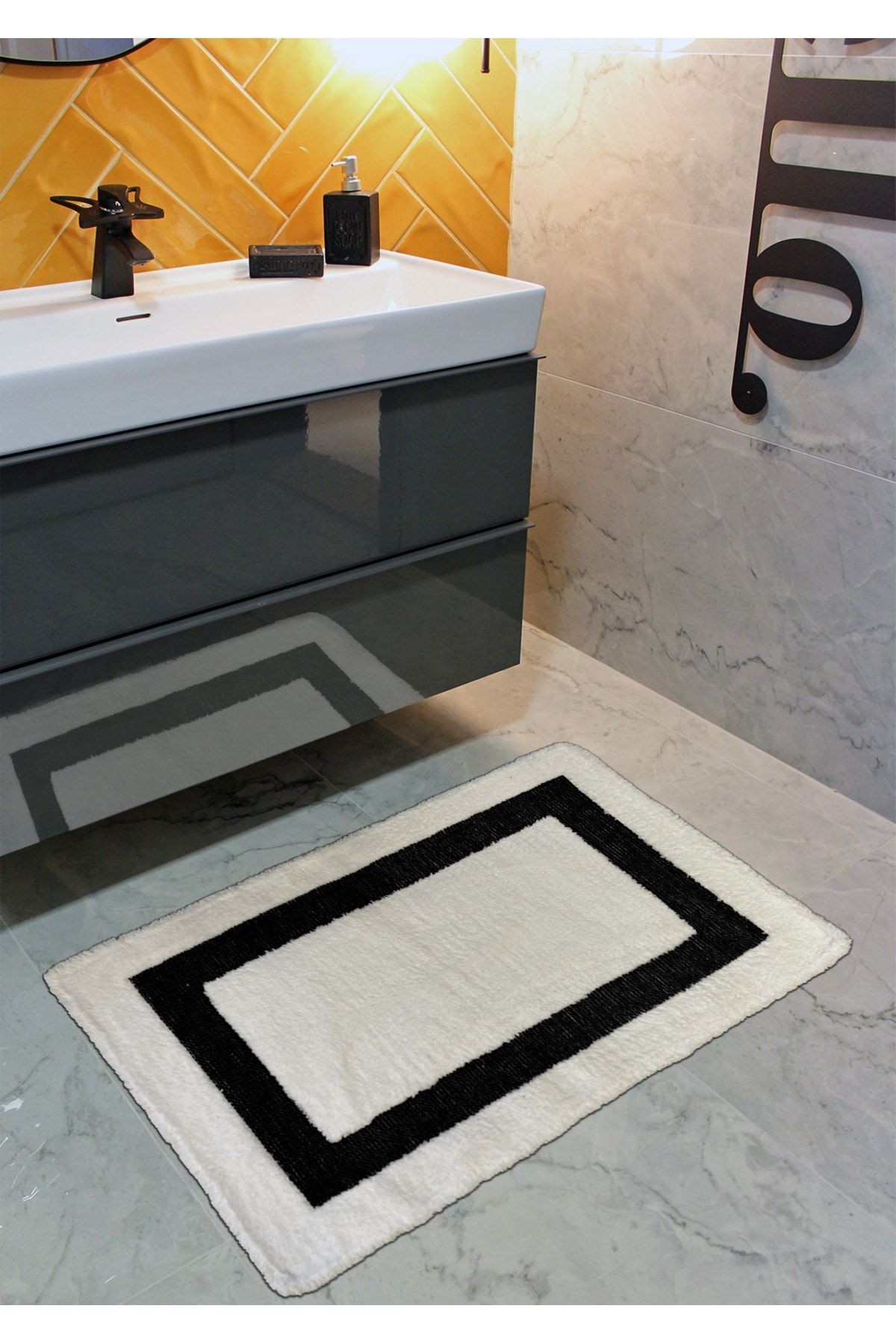 Siyah Çerçeveli Beyaz Dokuma Banyo Paspası 60x90