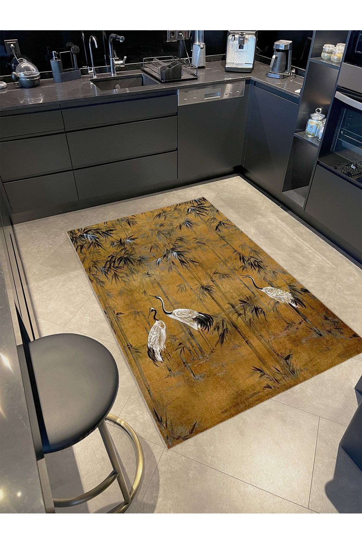 Semih Koleksiyonu Sarı Temalı Sazlıklaki Leylekler Desenli Dokuma Taban Modern Dekoratif Halı 49
