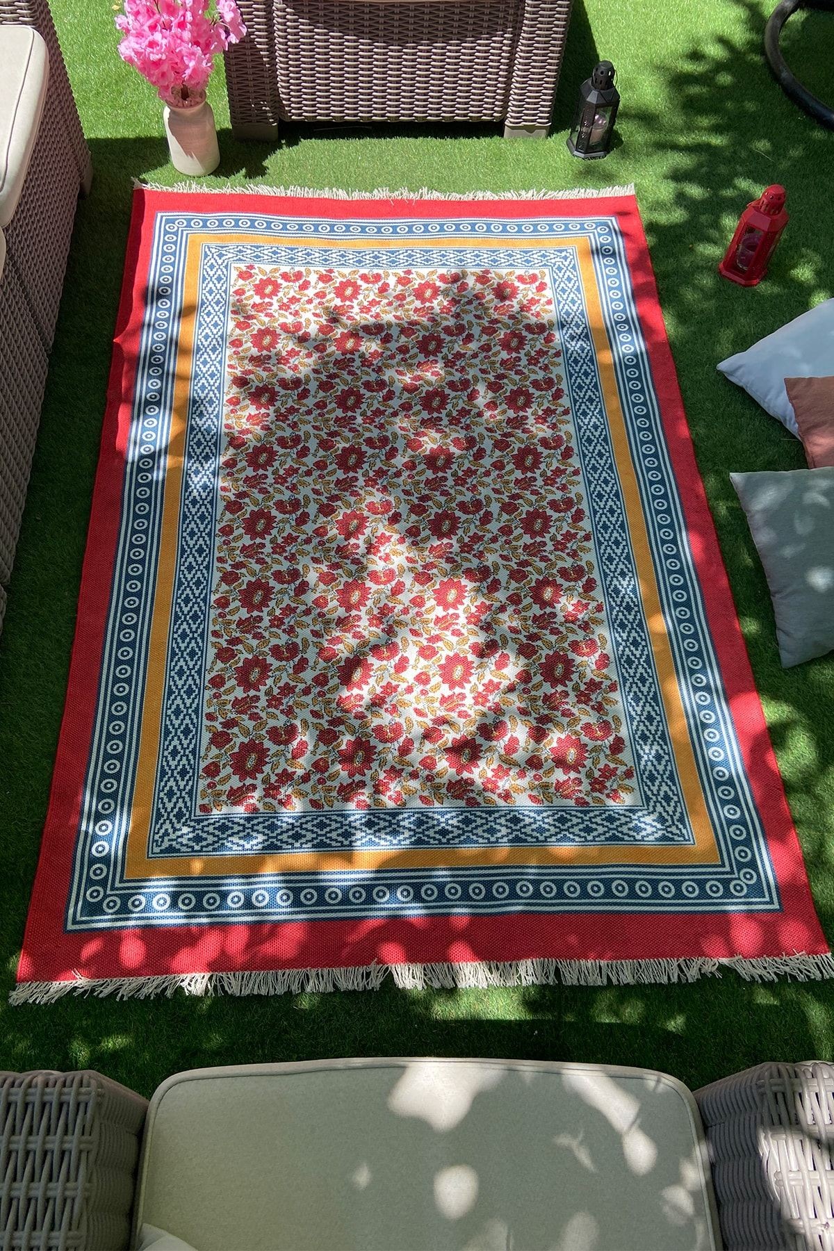 Bahama Çok Renkli Otantik Kırmızı Çerçeveli Çiçekli Kilim 304