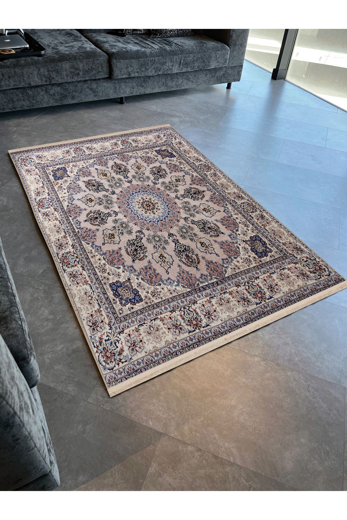 Pudra Gri Temalı Geleneksel Motif Çiçek Desenli Kreatif Vintage Dekoratif Halı 2454
