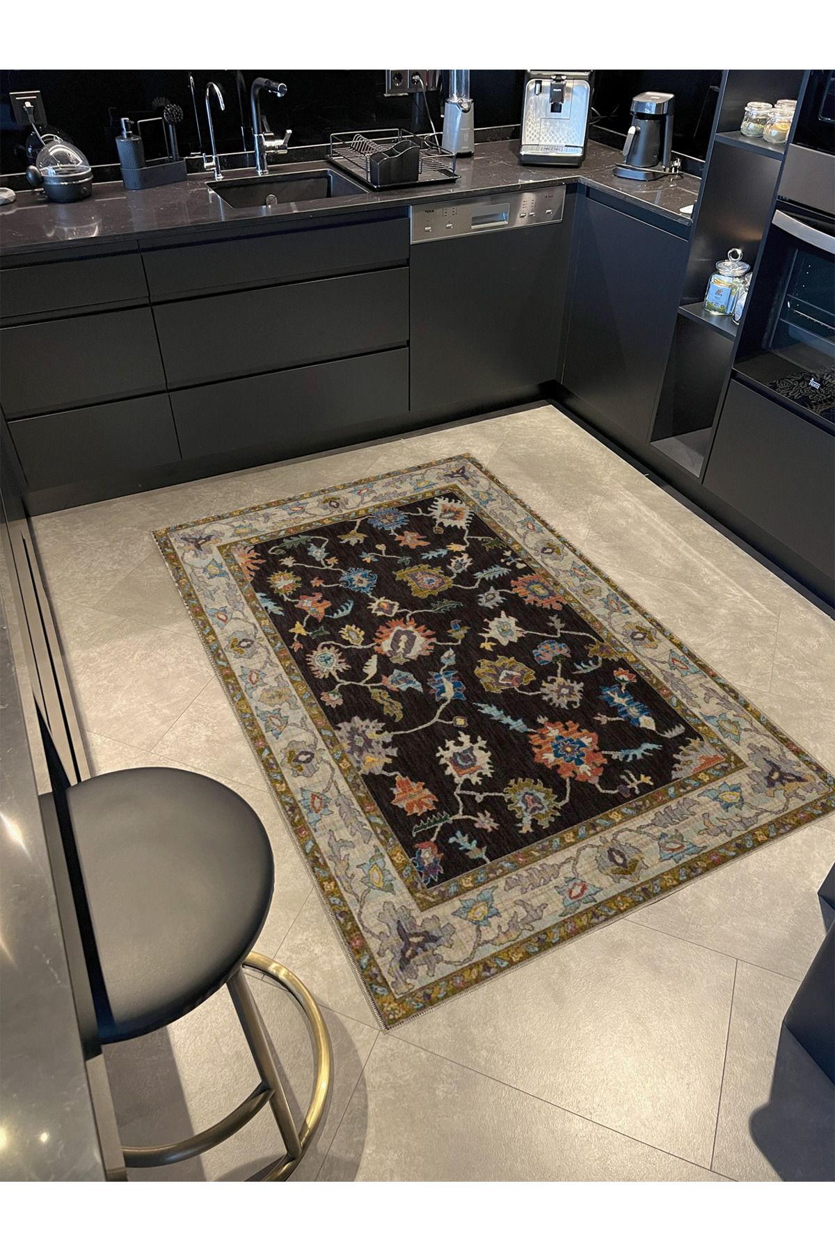 Kahverengi Bej Temalı Geleneksel Motif Çiçek Desenli Vintage Dekoratif Halı 3998