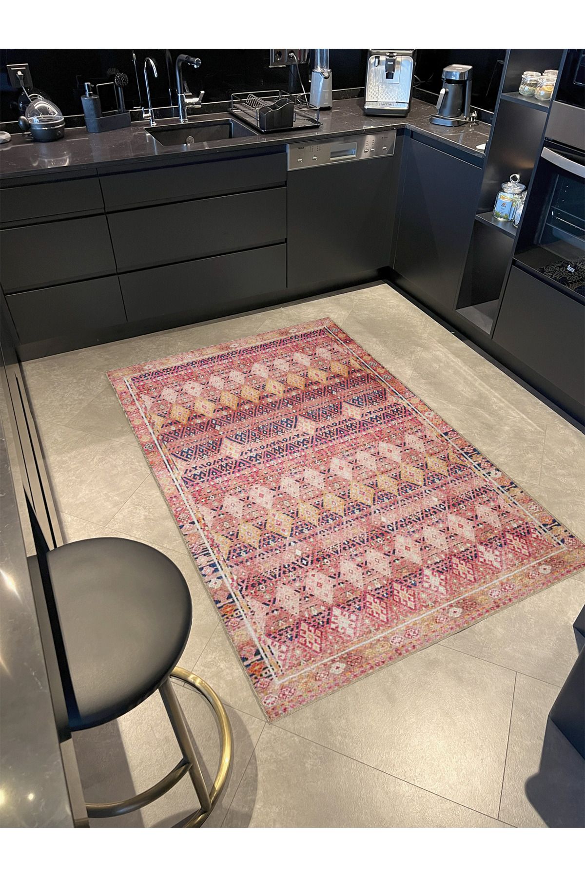 Pembe Temalı Motifli Etnik Figür Desenli Vintage Dekoratif Halı 3926