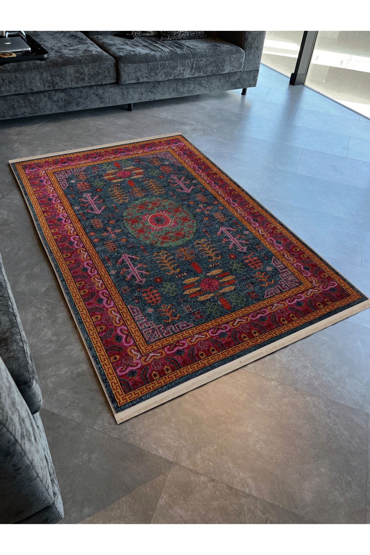 Yeşil Temalı Çok Renkli Geleneksel Motif Desenli Kreatif Vintage Dekoratif Halı 2768