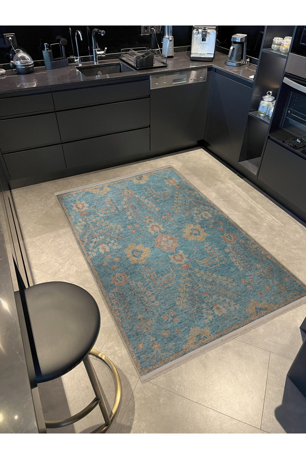 Mavi Temalı Geleneksel Motif Çiçek Desenli Saçaklı Vintage Dekoratif Halı 3142