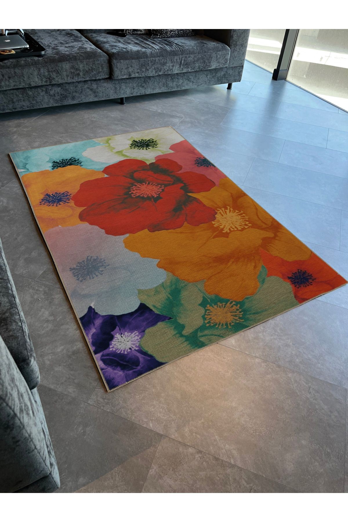 Açık Ton Çok Renkli Gül Çiçek Desenli Modern Dekoratif Halı 2352