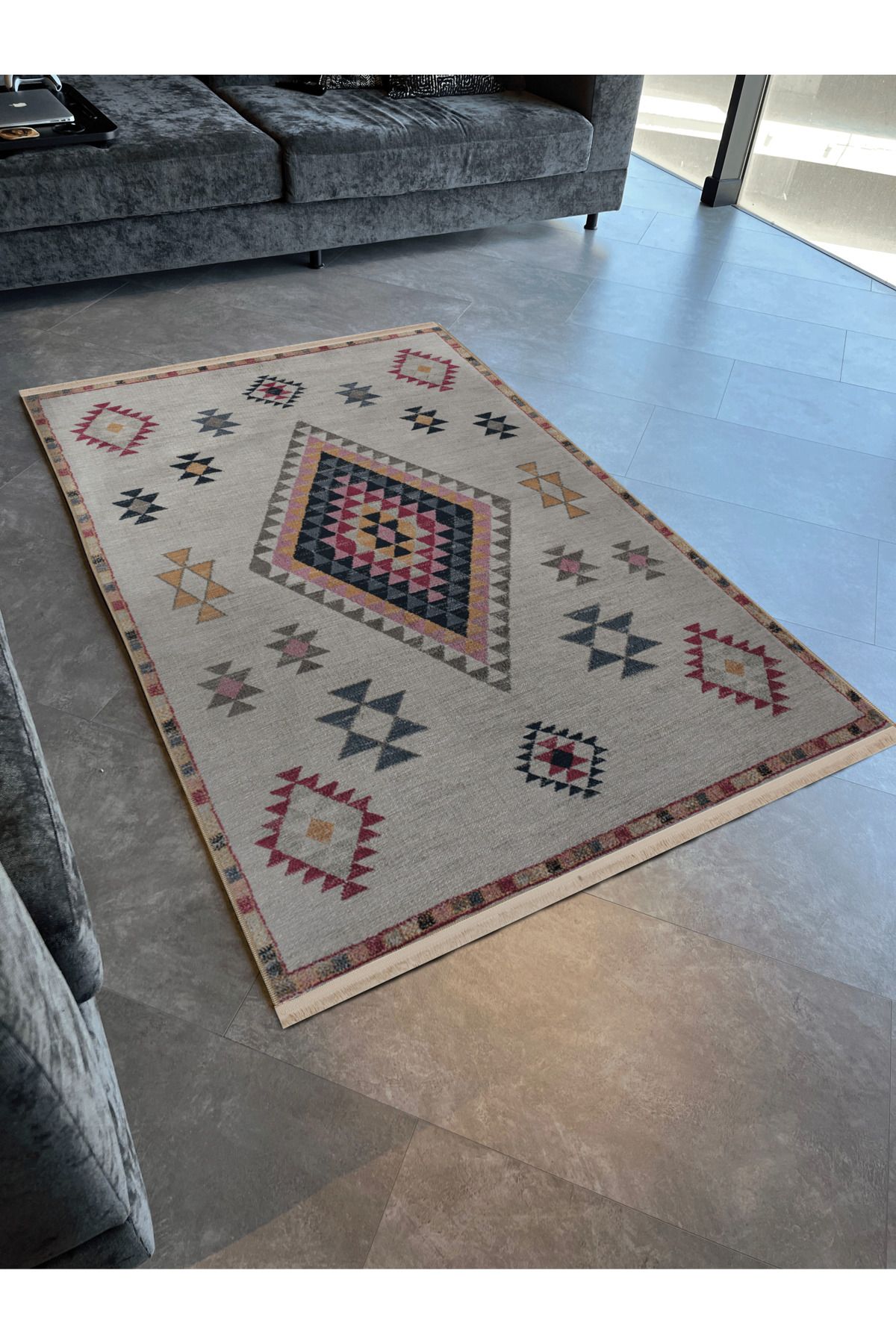 Bej Temalı Çok Renkli Geleneksel Motif Desenli Saçaklı Vintage Dekoratif Halı 3085