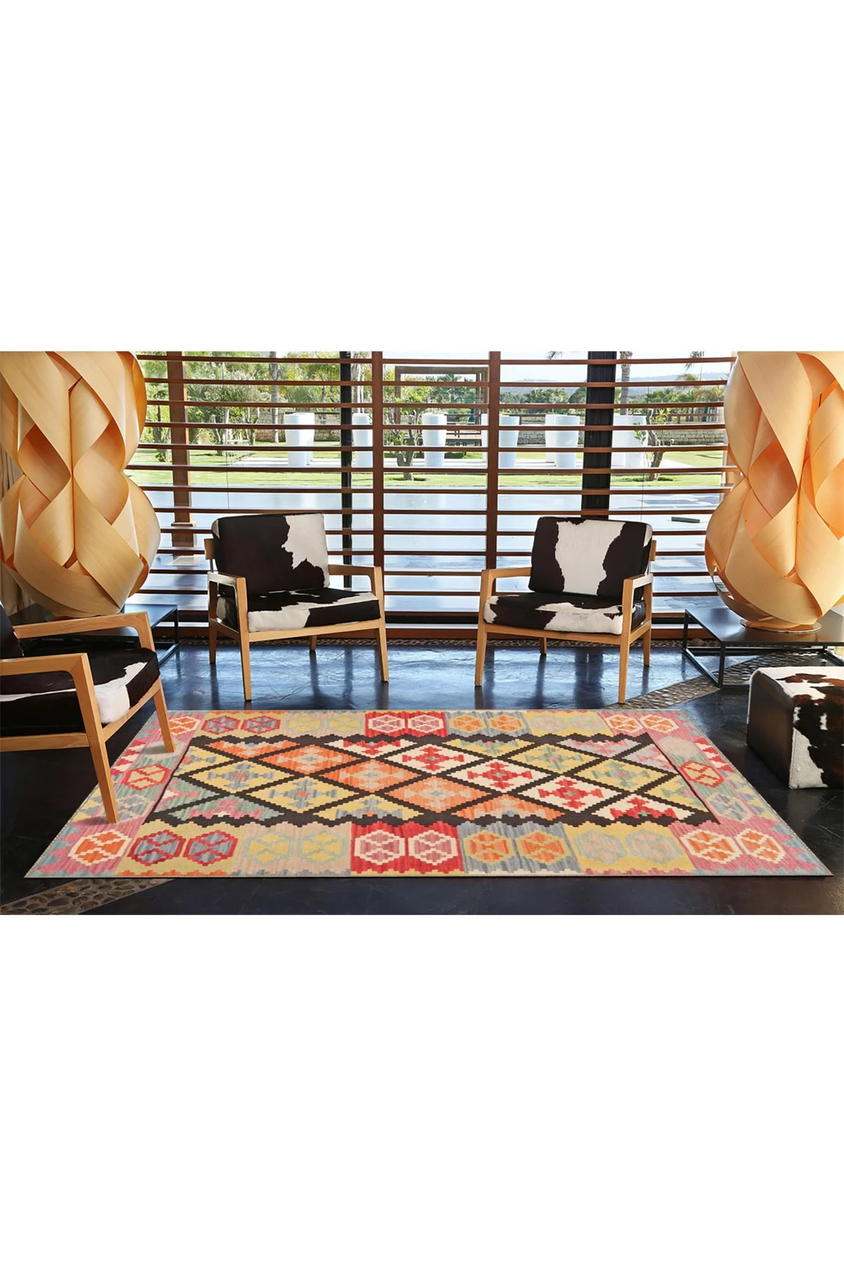 Pembe Tonlarında Arkaplan ve Geometrik Dokuma Taban Halı 4165