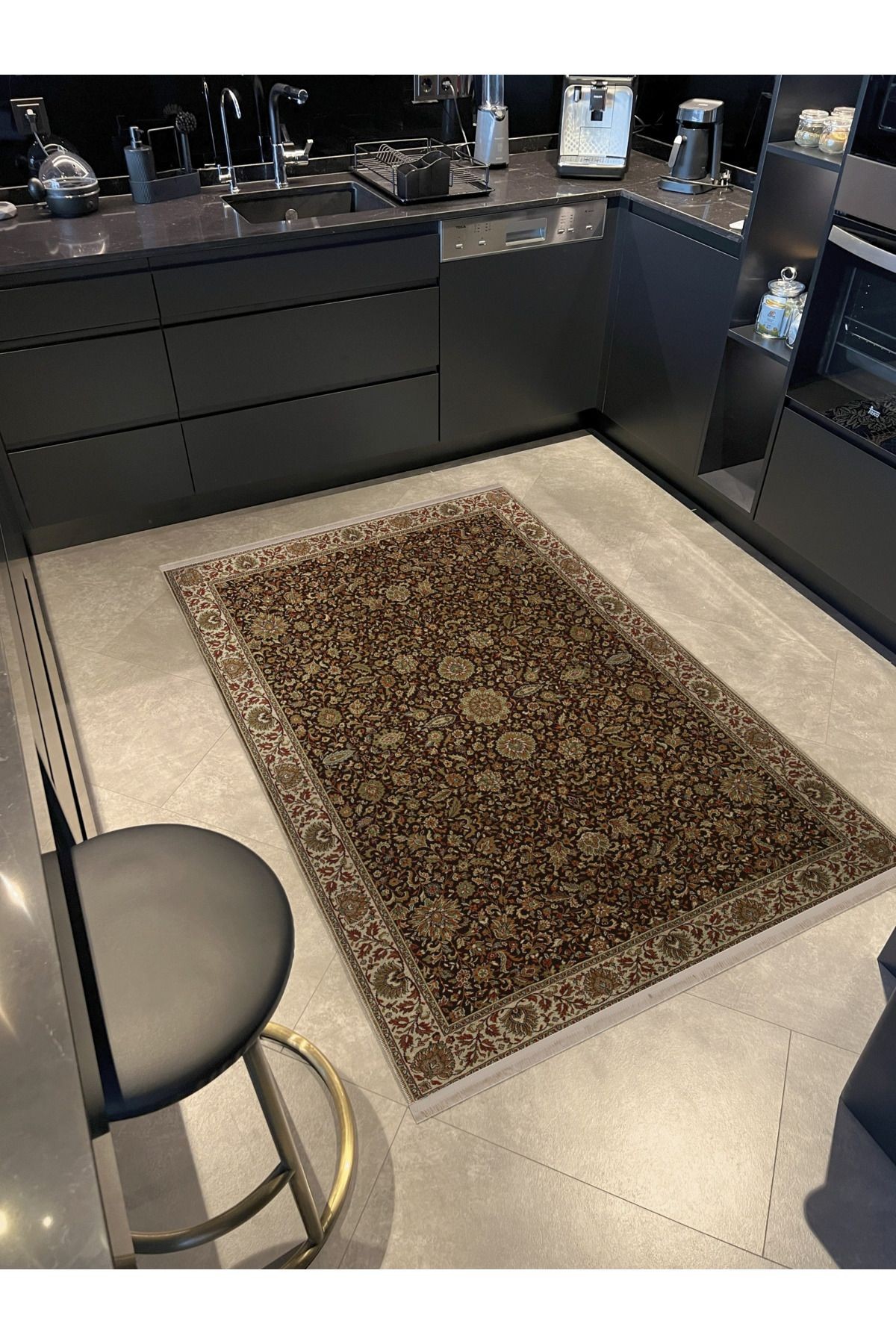 Siyah Bej Temalı Çok Renkli Geleneksel Motif Etnik Çiçek Desenli Vintage Dekoratif Halı 2852