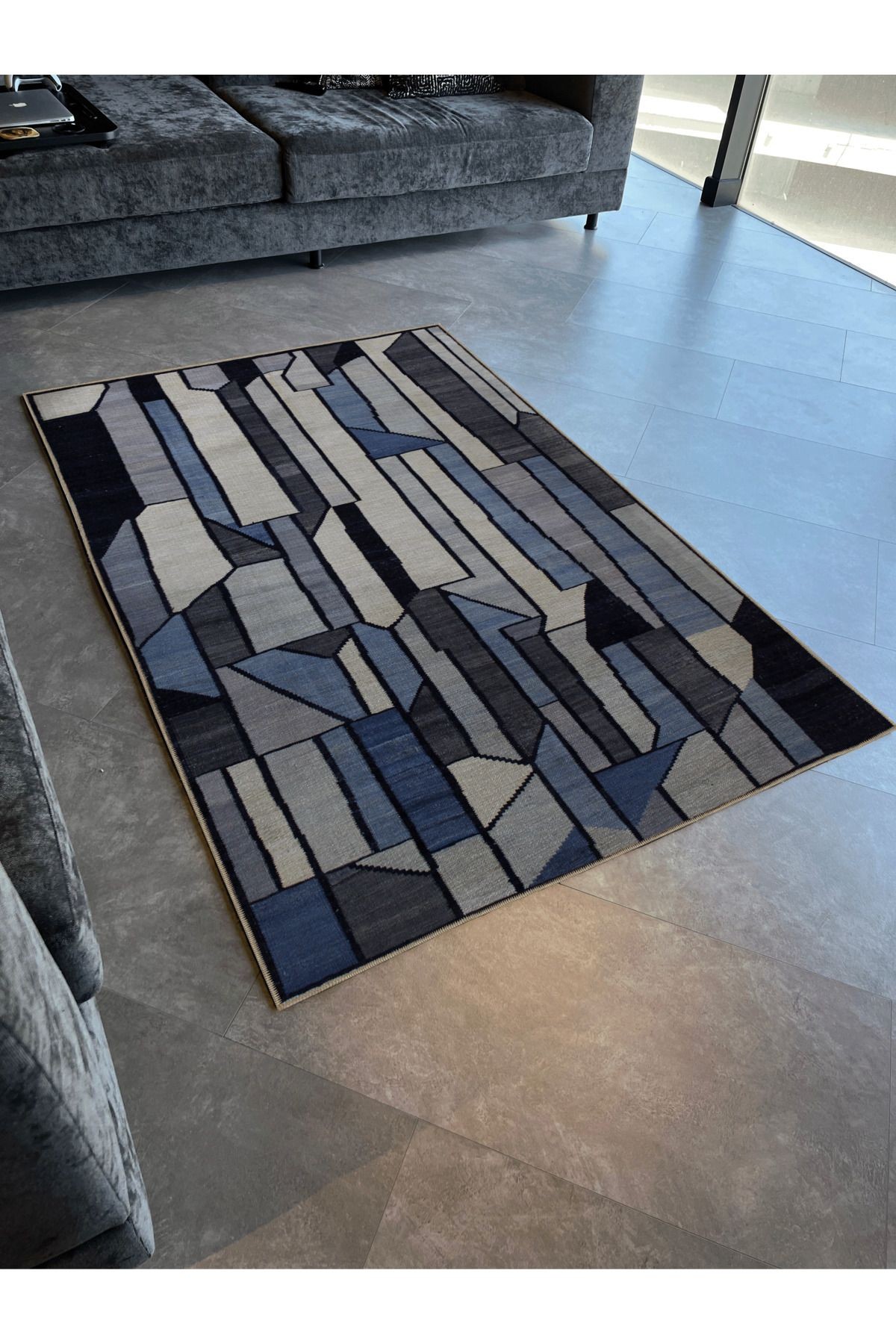Mavi Gri Temalı Karma Geometrik Şekil Desenli Modern Dekoratif Halı 2709