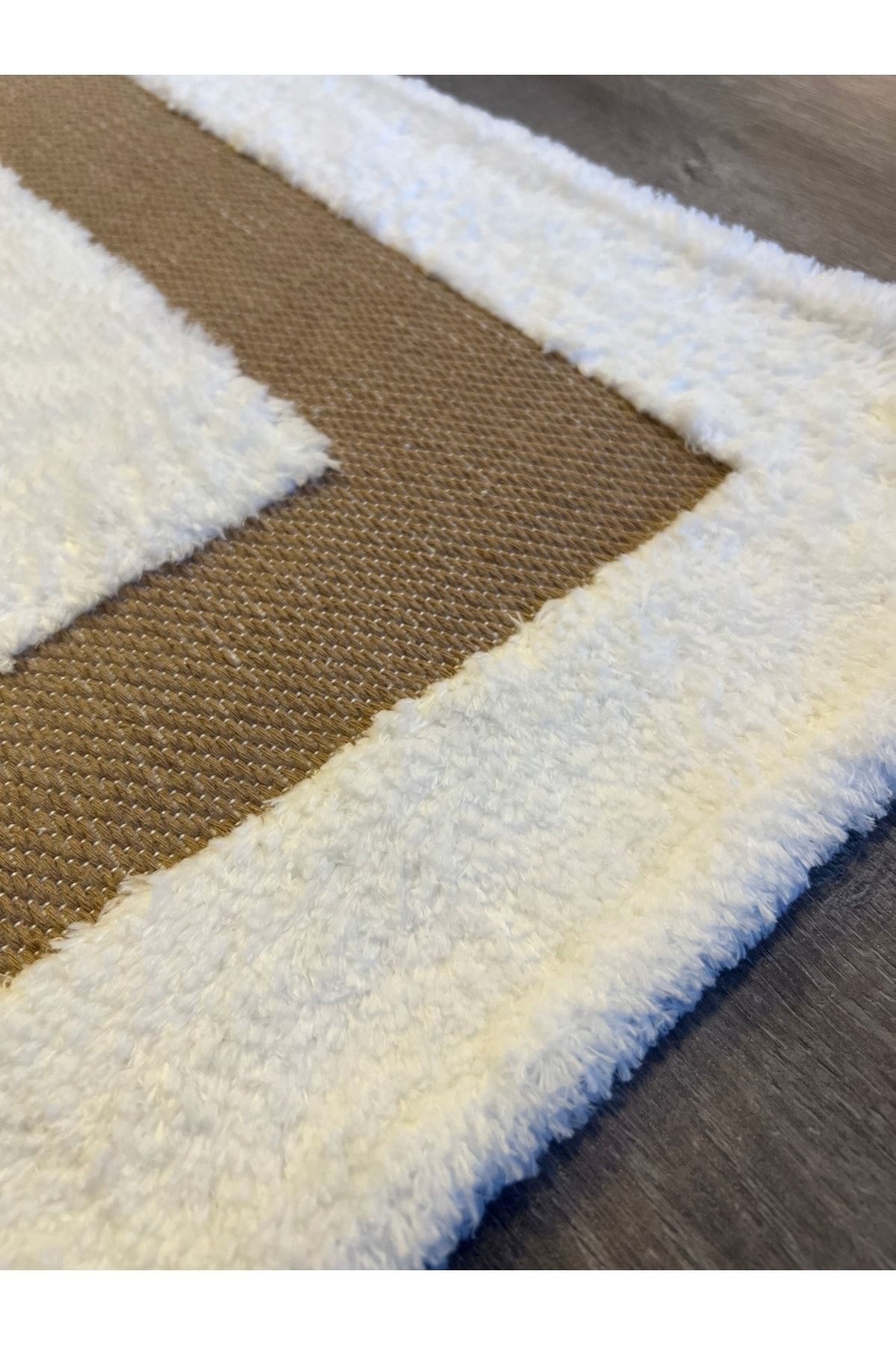 Camel Renk Çerçeveli Beyaz Dokuma Banyo Paspası 60x90