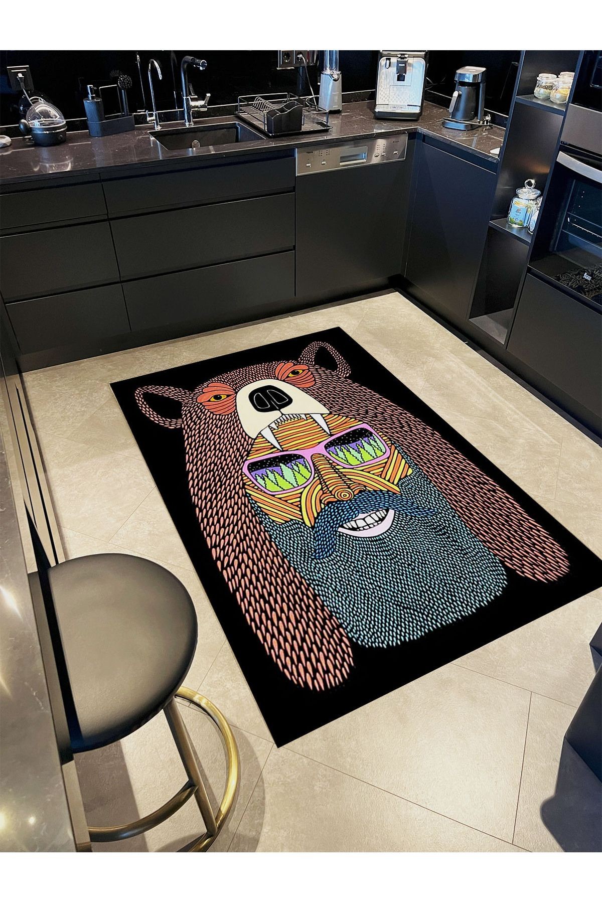 Ebru Koleksiyonu Çok Renkli Ayı Postu Şapkalı Dağcı Yüzü Desenli Dokuma Taban Dekoratif Halı ebru11