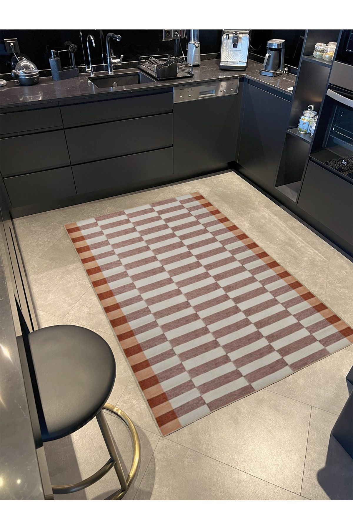 Kahverengi Kırmızı Geometrik Desenli Dekoratif Halı 4191