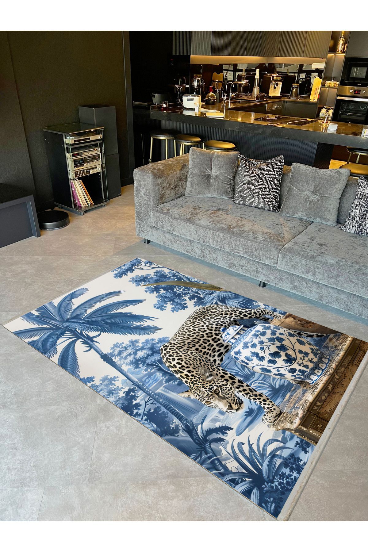 Paris Koleksiyonu Blue Blanc Palmiye Detaylı Kaplan ve Vazo Desenli Modern Dekoratif Halı paris29