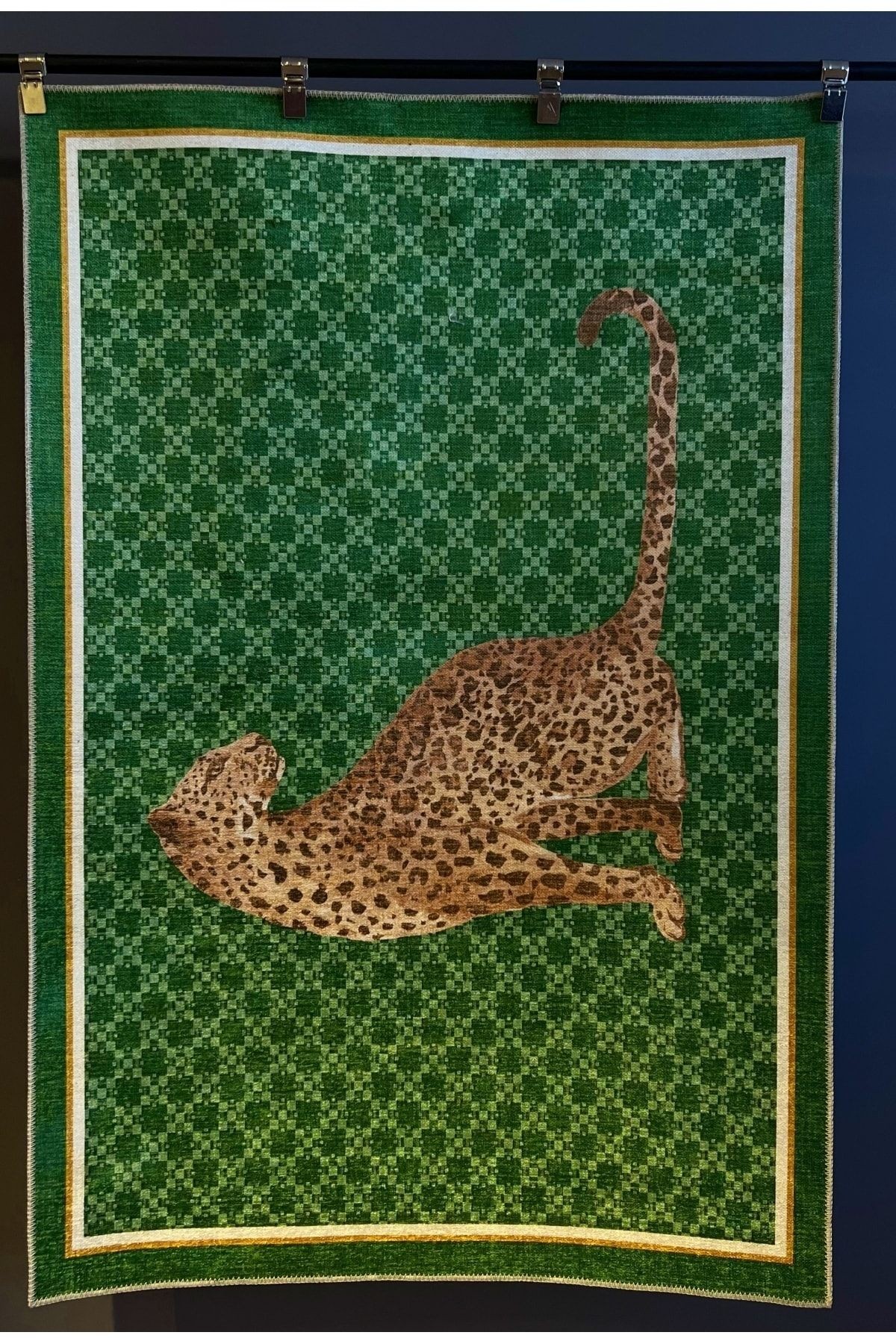 Mira 1024 Yeşil Leopar Temalı Dokuma Taban Halı