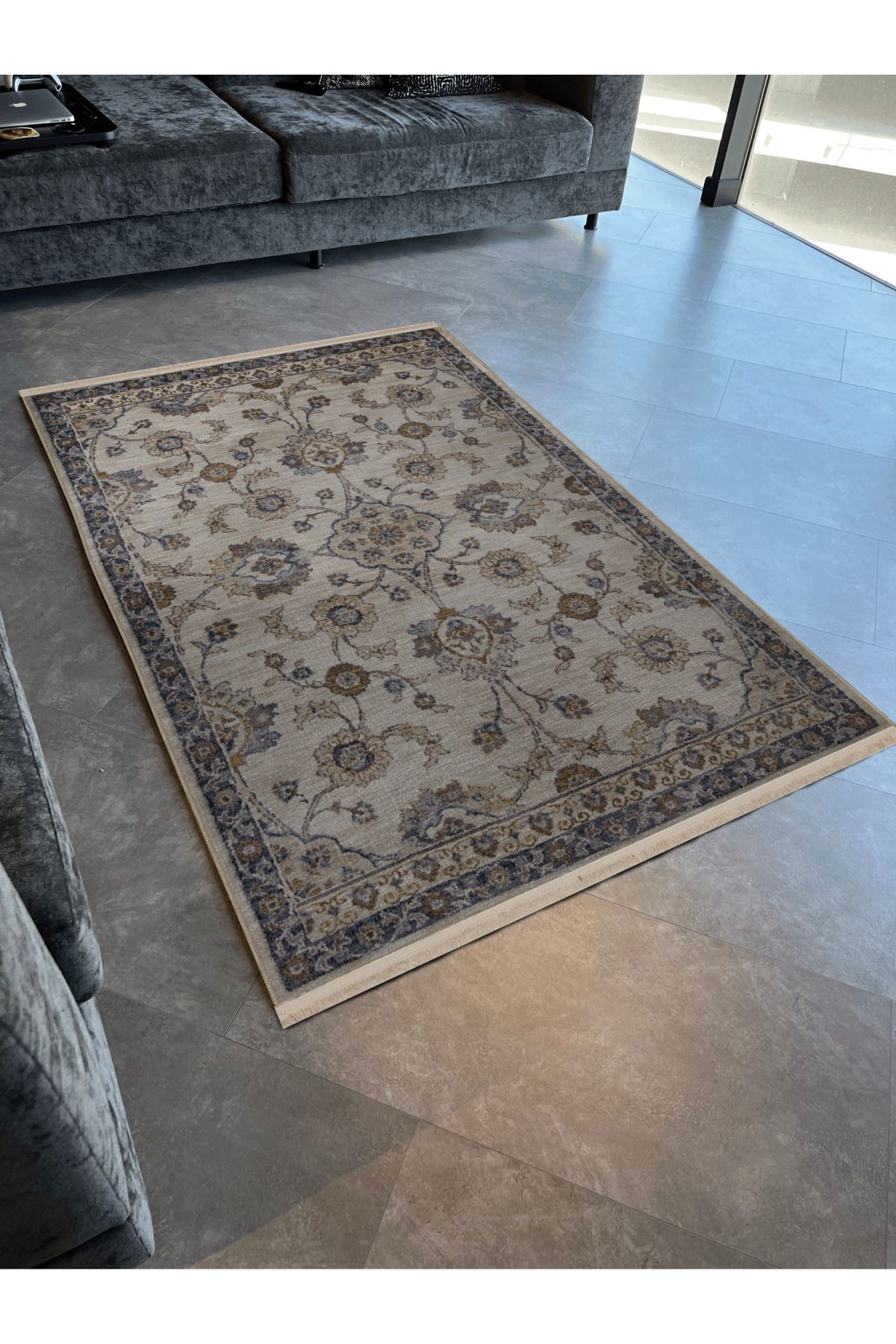 Bej Gri Temalı Geleneksel Motif Çiçek Desenli Saçaklı Vintage Dekoratif Halı 3096