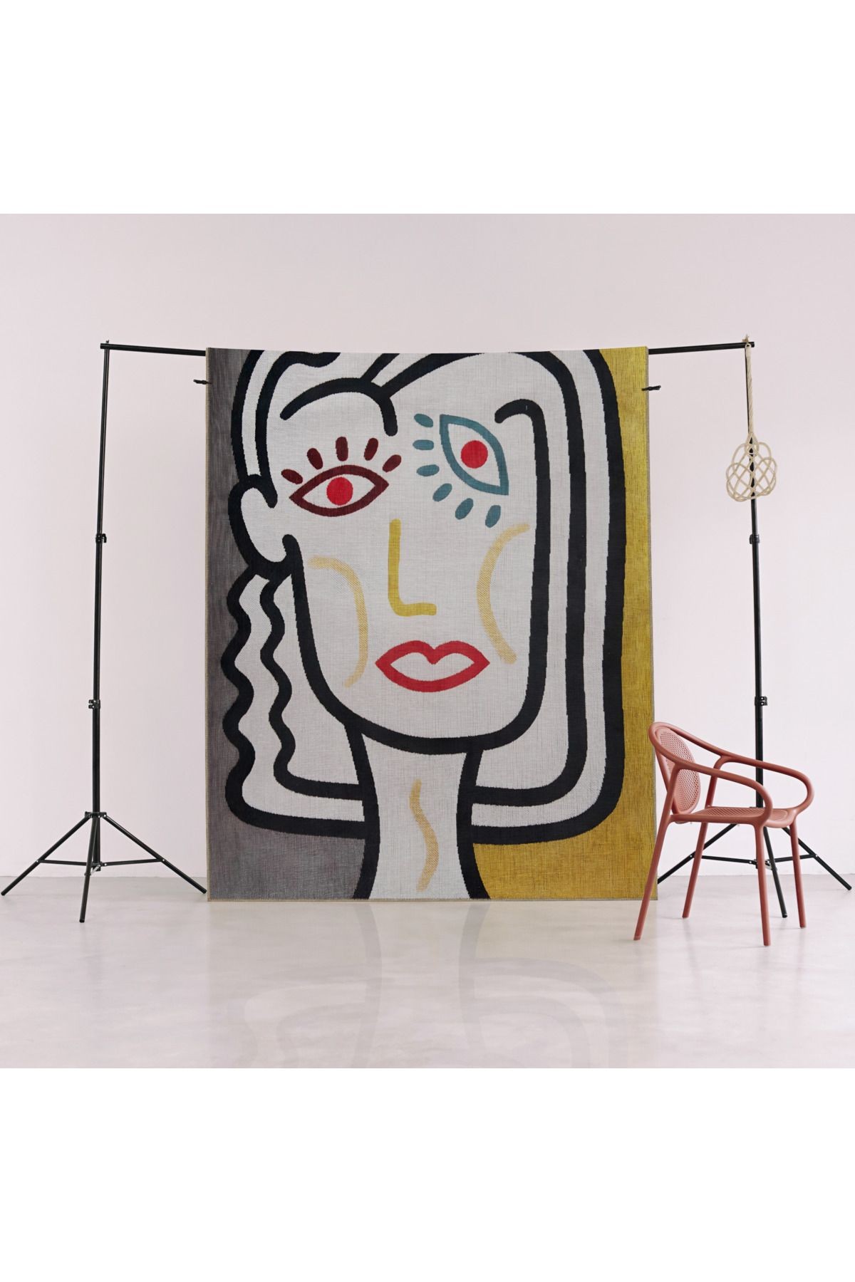 Sarı Bej Temalı Sürrealist Kadın Yüzü Desenli Kreatif Modern Dekoratif Halı 2194