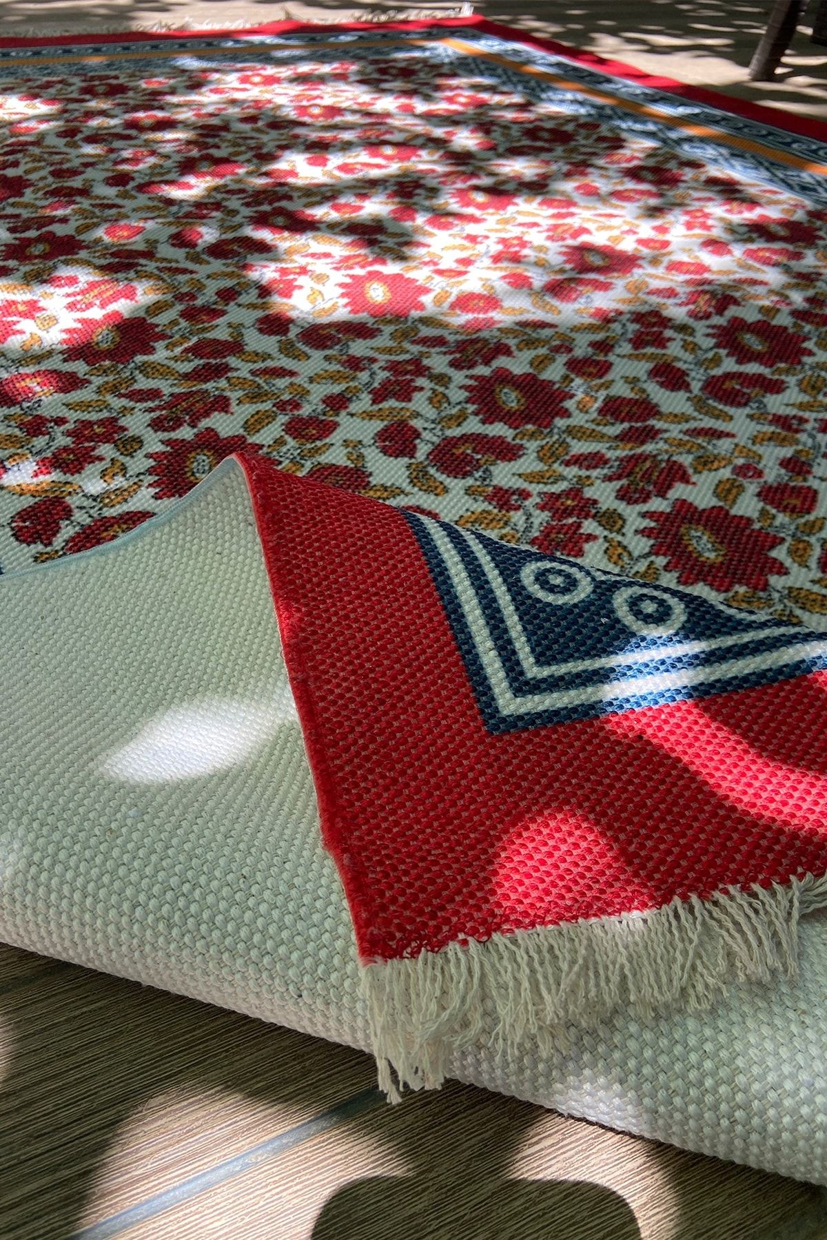 Bahama Çok Renkli Otantik Kırmızı Çerçeveli Çiçekli Kilim 304