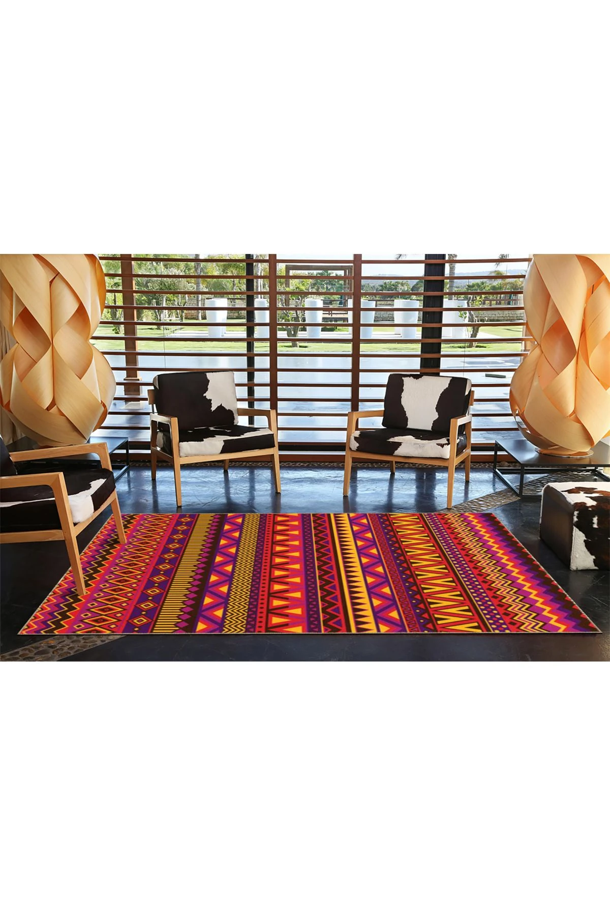 Kırmızı Tonlarda Karışık Renkli Üçgenli Geometrik Modern Dekoratif Halı 4379