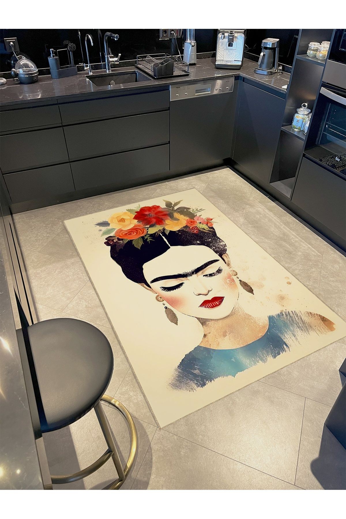Buse Koleksiyonu Çok Renkli Çiçek Taçlı Kadın Yüzü Dokuma Taban Modern Dekoratif Halı buse07
