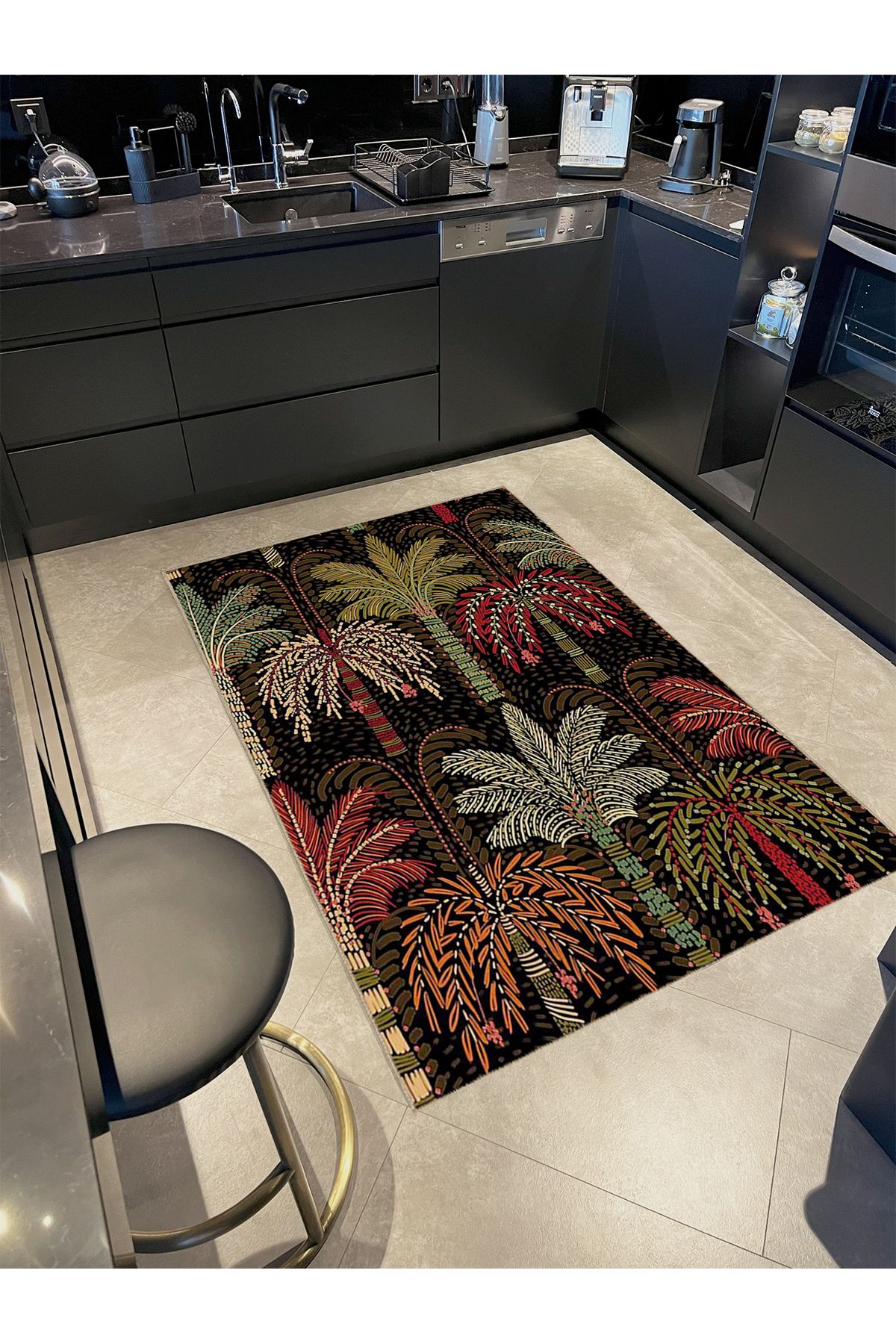 Tuğrul Koleksiyonu Koyu Ton Çok Renkli Palmiye Ağaçları Desen Dokuma Taban Modern Dekoratif Halı 05