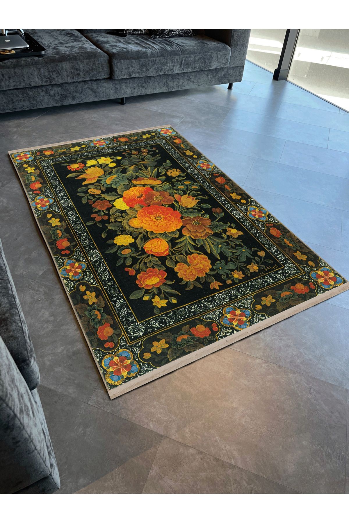 Siyah Temalı Sarı Çiçek ve Yaprak Desenli Vintage Dekoratif Halı 2672