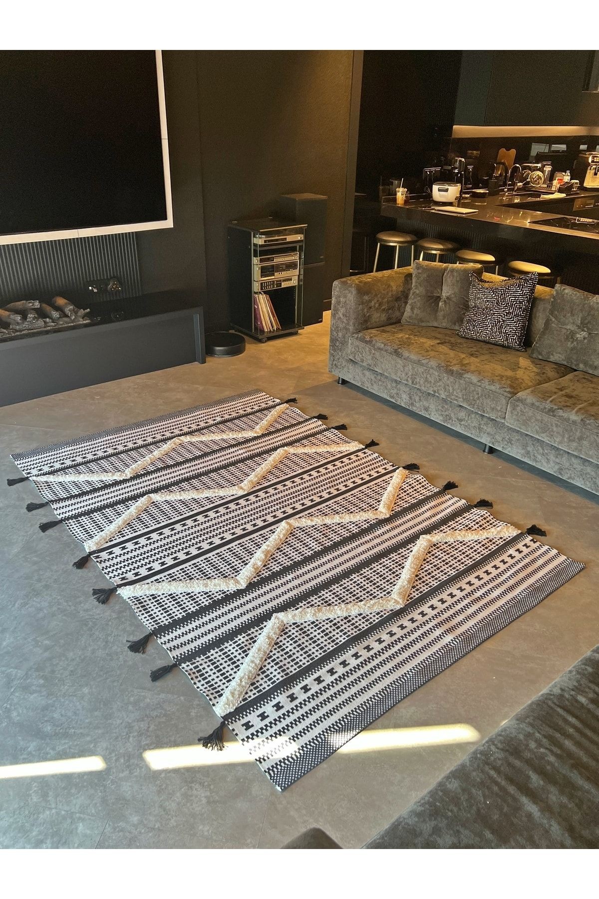 Rustik 4044 Iskandinav Kenarları Siyah Saçaklı Etnik Desen Kilim