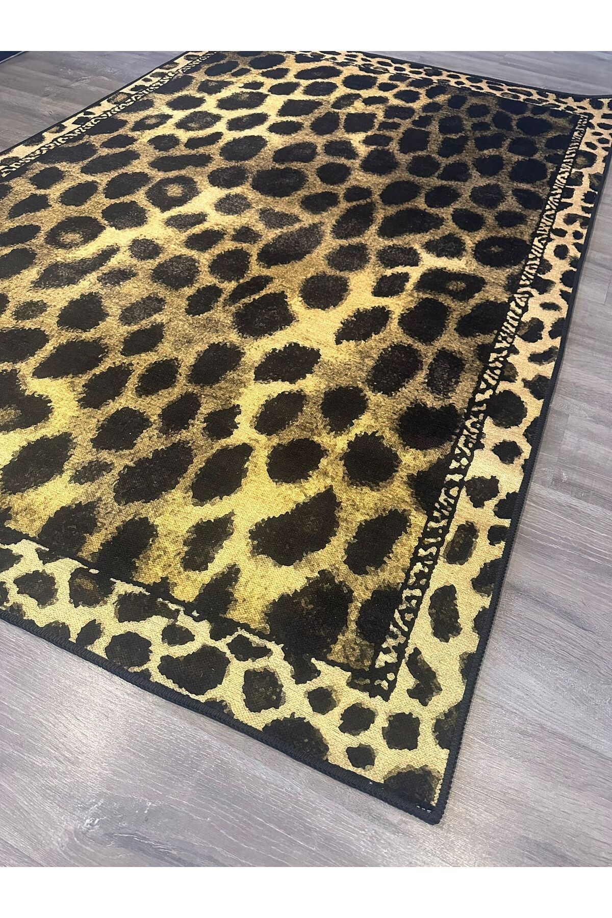 Berlin Leopar Desen Detaylı Dokuma Taban Dekoratif Halı berlinleopar
