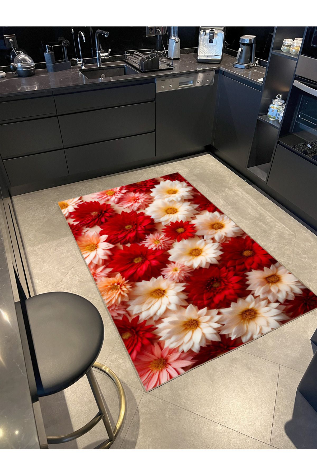 Floral Kırmızı Beyaz Açan Çiçekli Desenli Dekoratif ve Dokuma Taban Yıkanabilir Halı miravip8854
