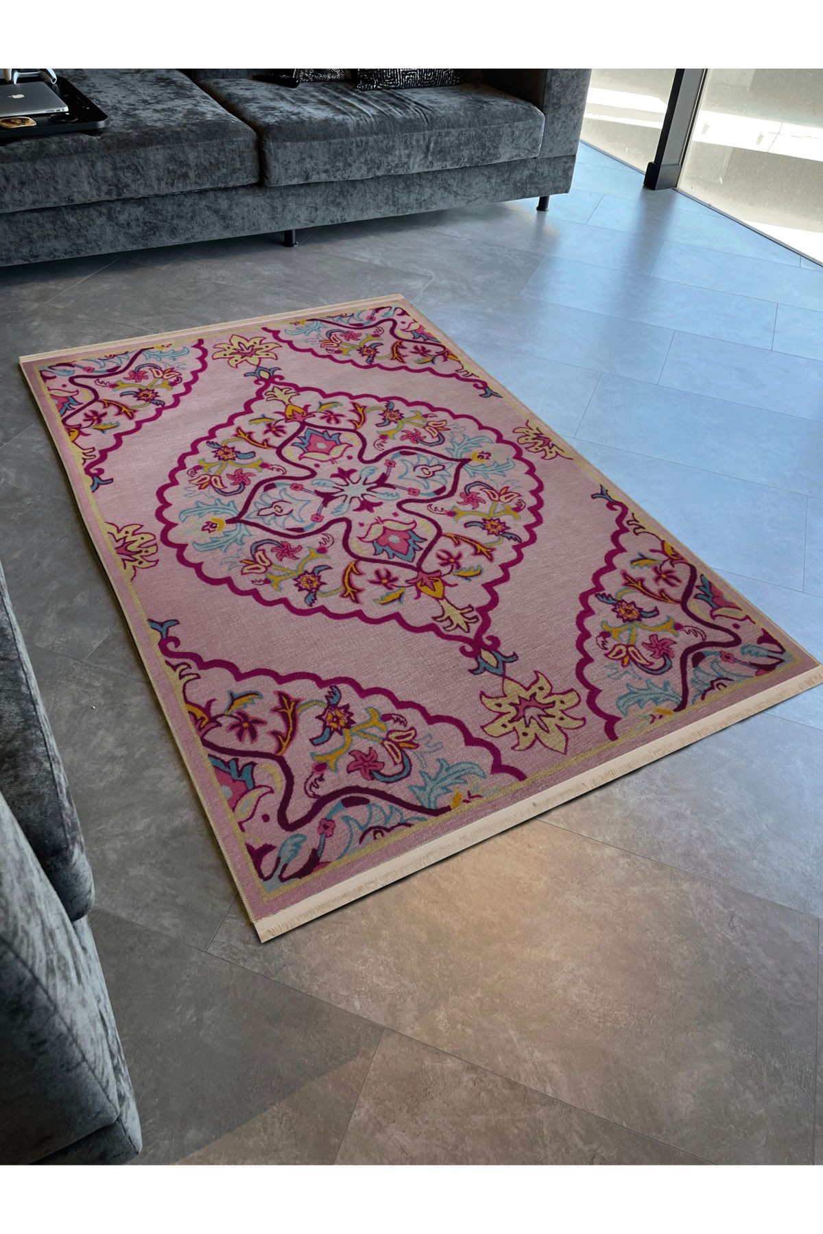 Pudra Pembe Temalı Geleneksel Motif Desenli Kreatif Vintage Dekoratif Halı 2810