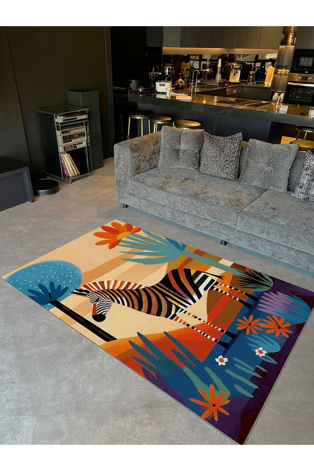 Kemal Koleksiyonu Madagaskar Temalı Zebra ve Ağaç Desenli Dokuma Taban Modern Dekoratif Halı 25